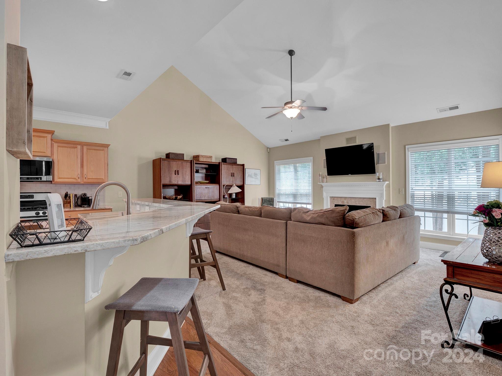 2566 Old Ashworth Lane NW