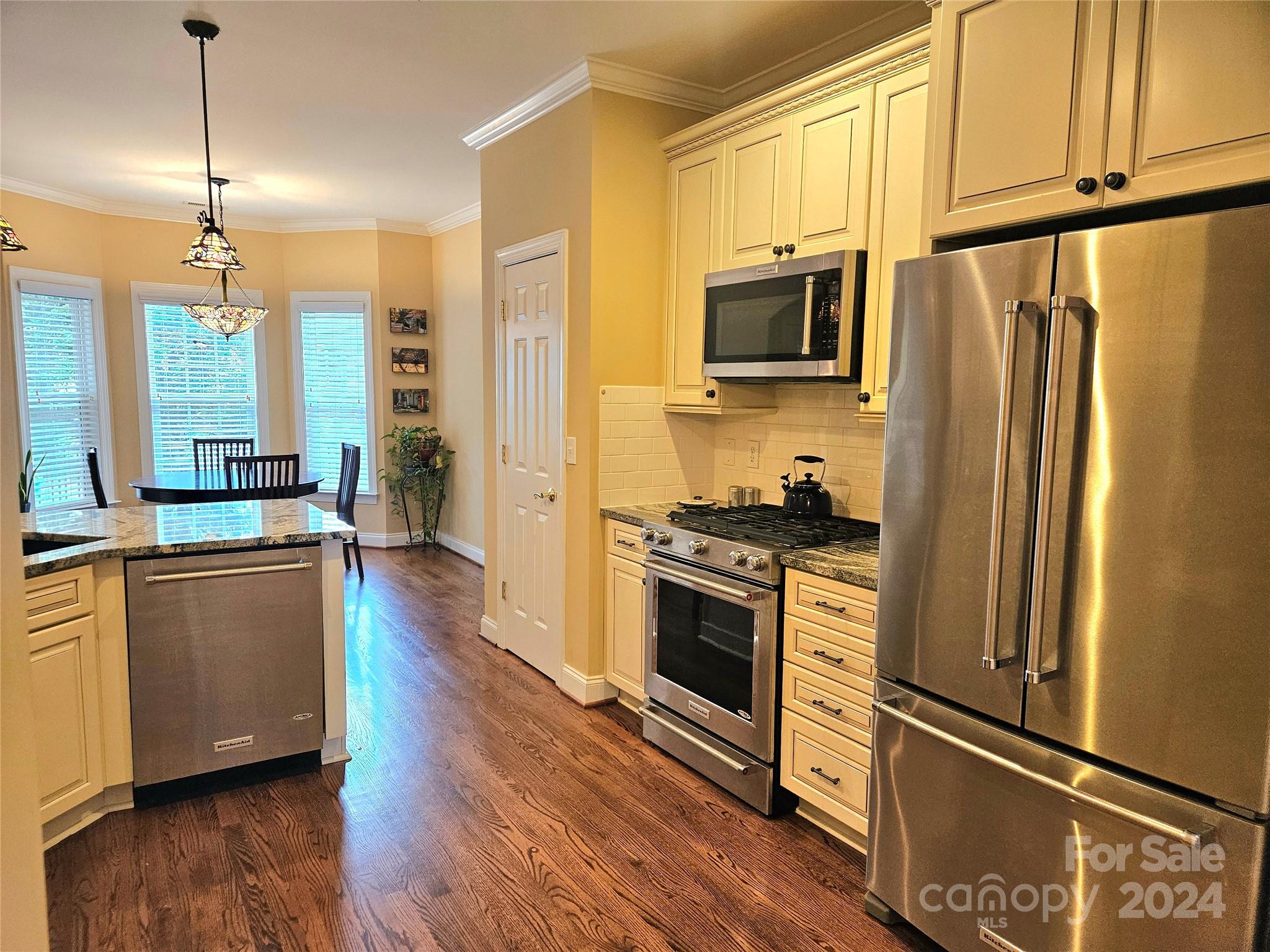 4001 Honeybrook Court