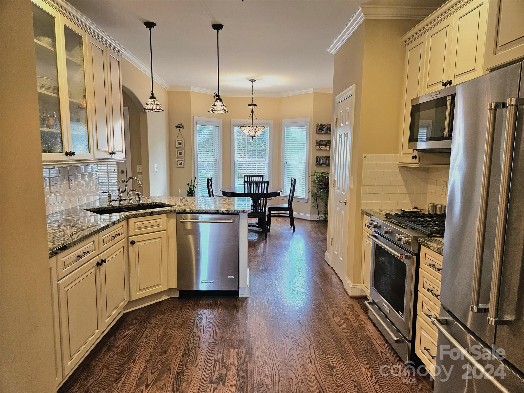 4001 Honeybrook Court