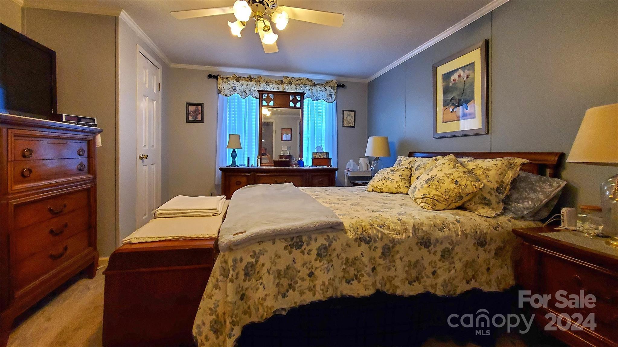 1070 27th Street NE
