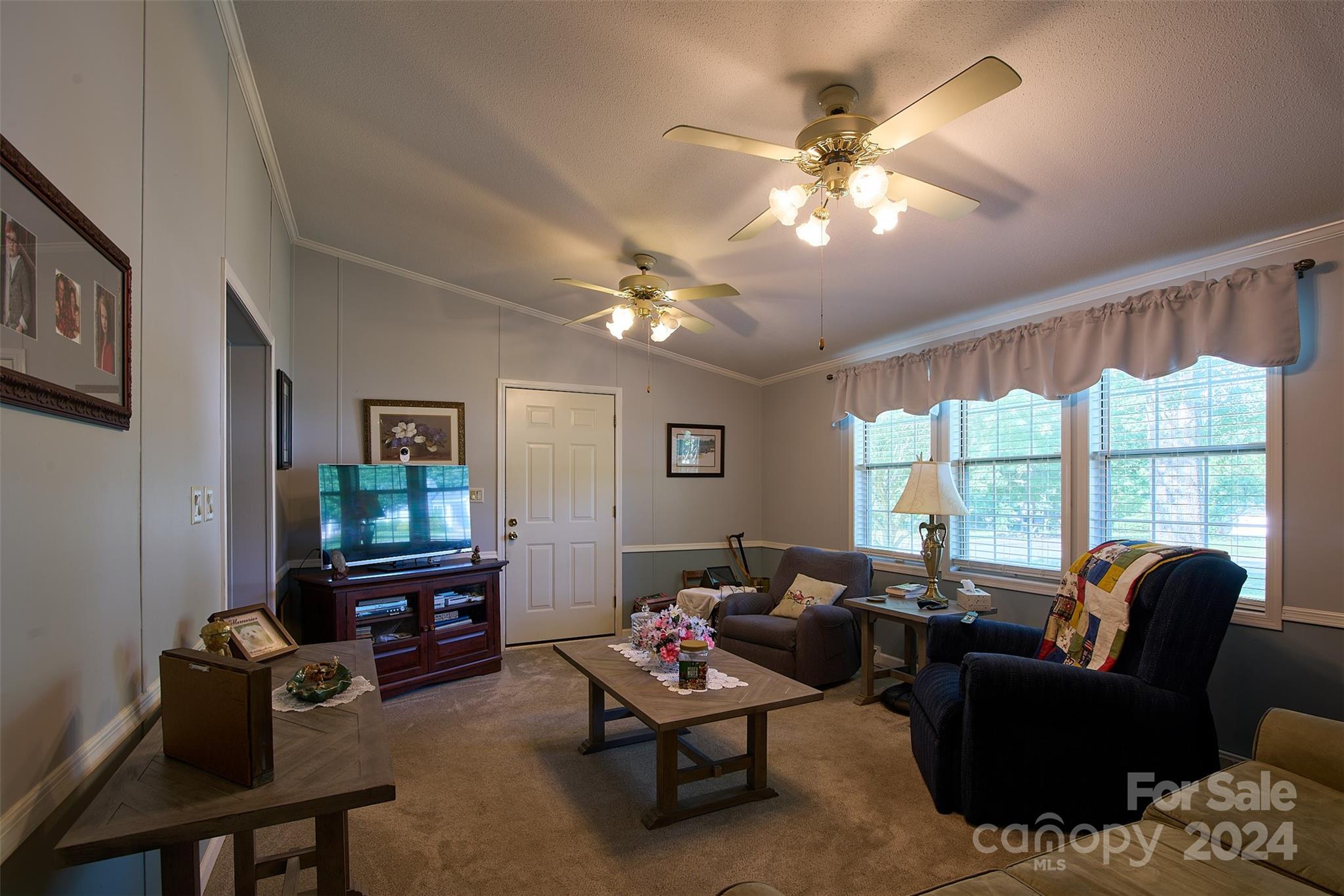 1070 27th Street NE