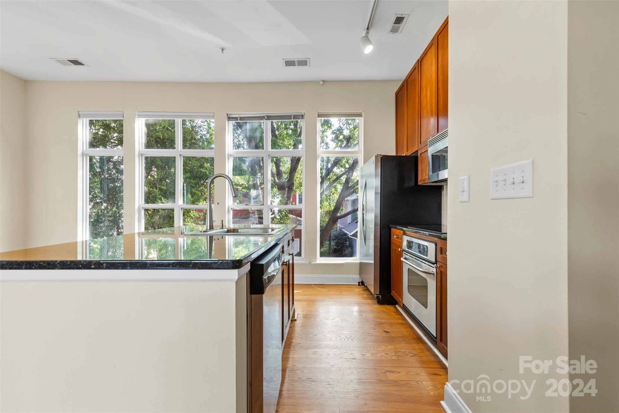 932 Garden District Drive Unit: 9