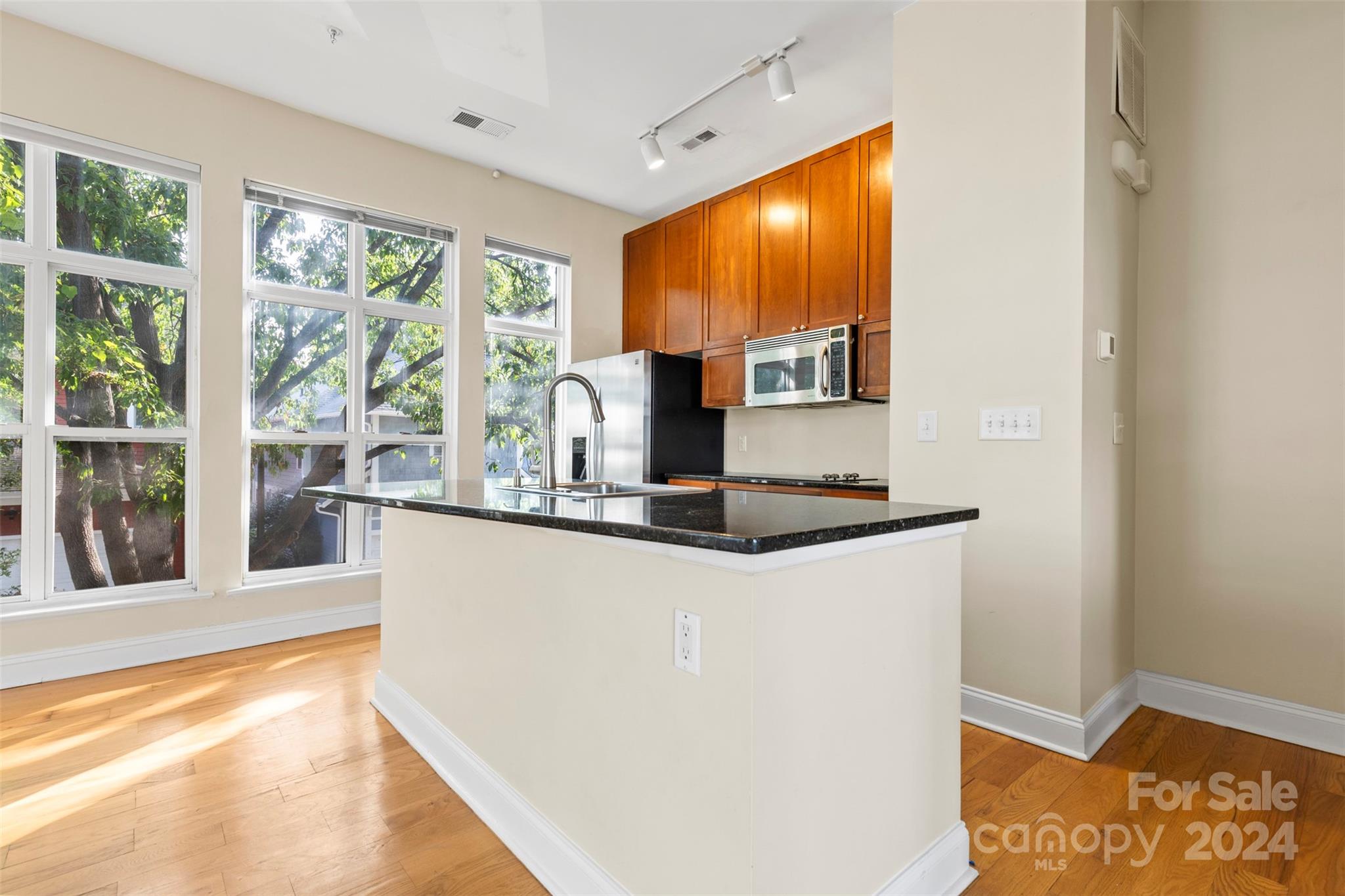 932 Garden District Drive Unit: 9