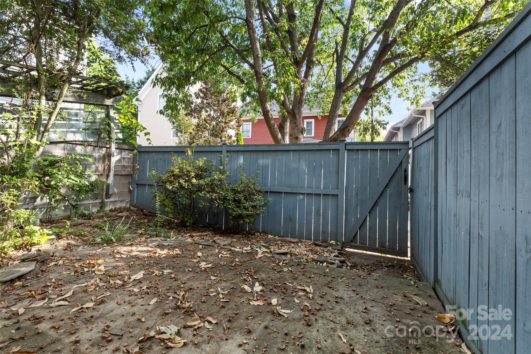 932 Garden District Drive Unit: 9