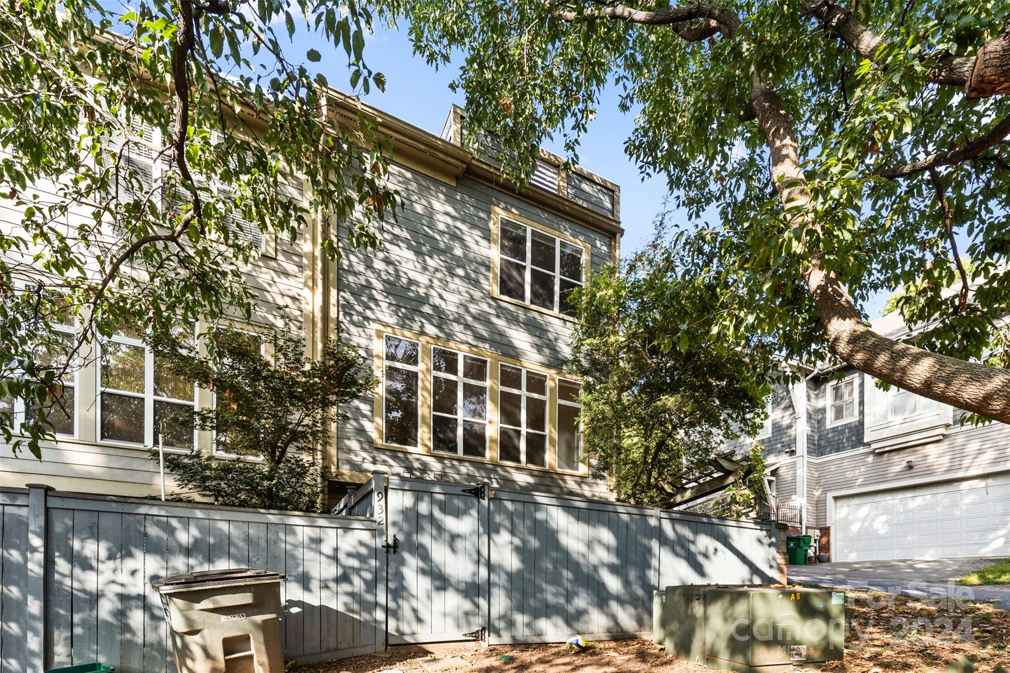 932 Garden District Drive Unit: 9