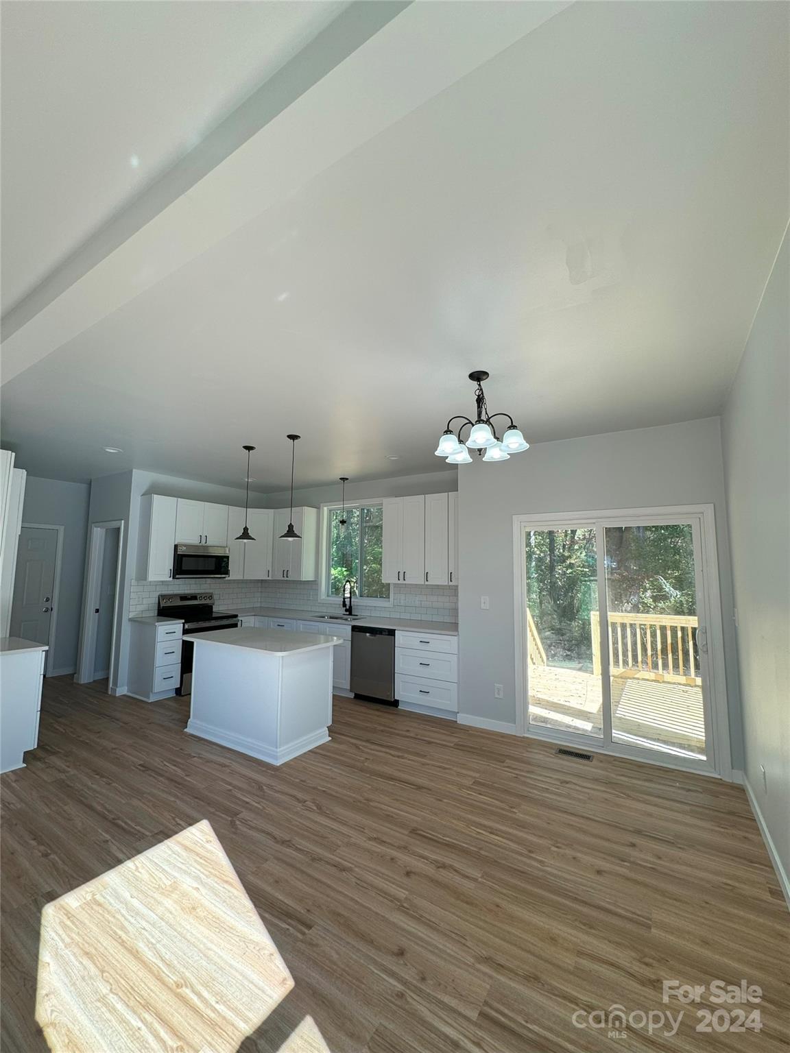 1018 Cross Creek Drive