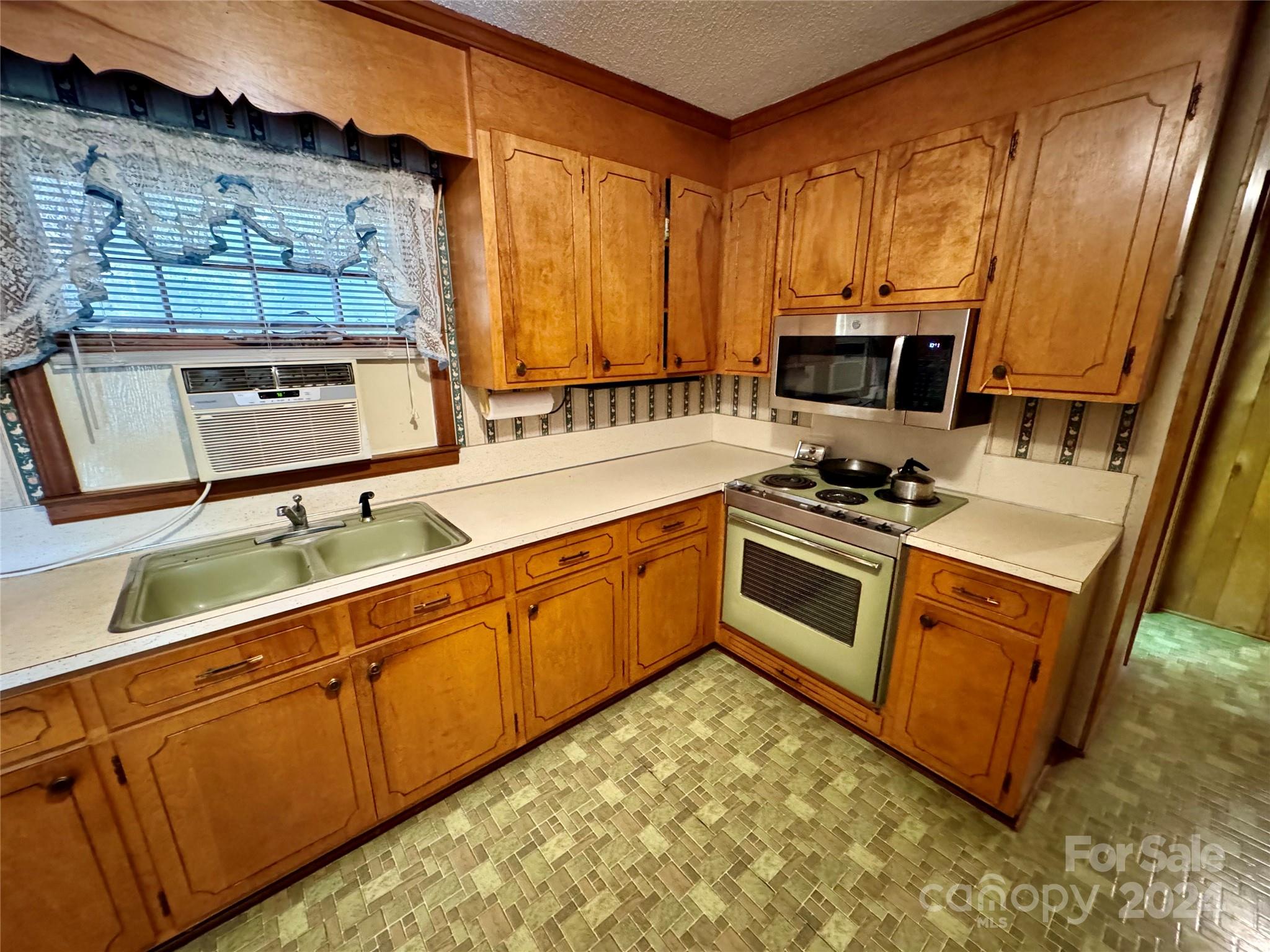 5515 NC Hwy 24/27 Highway E