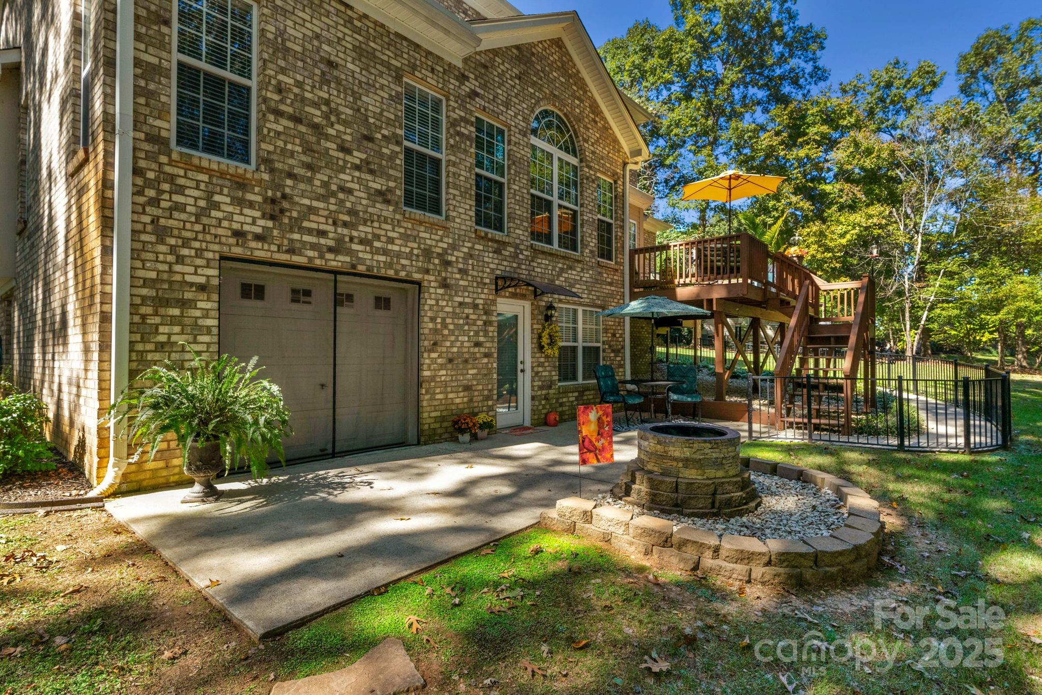 4586 Chanel Court