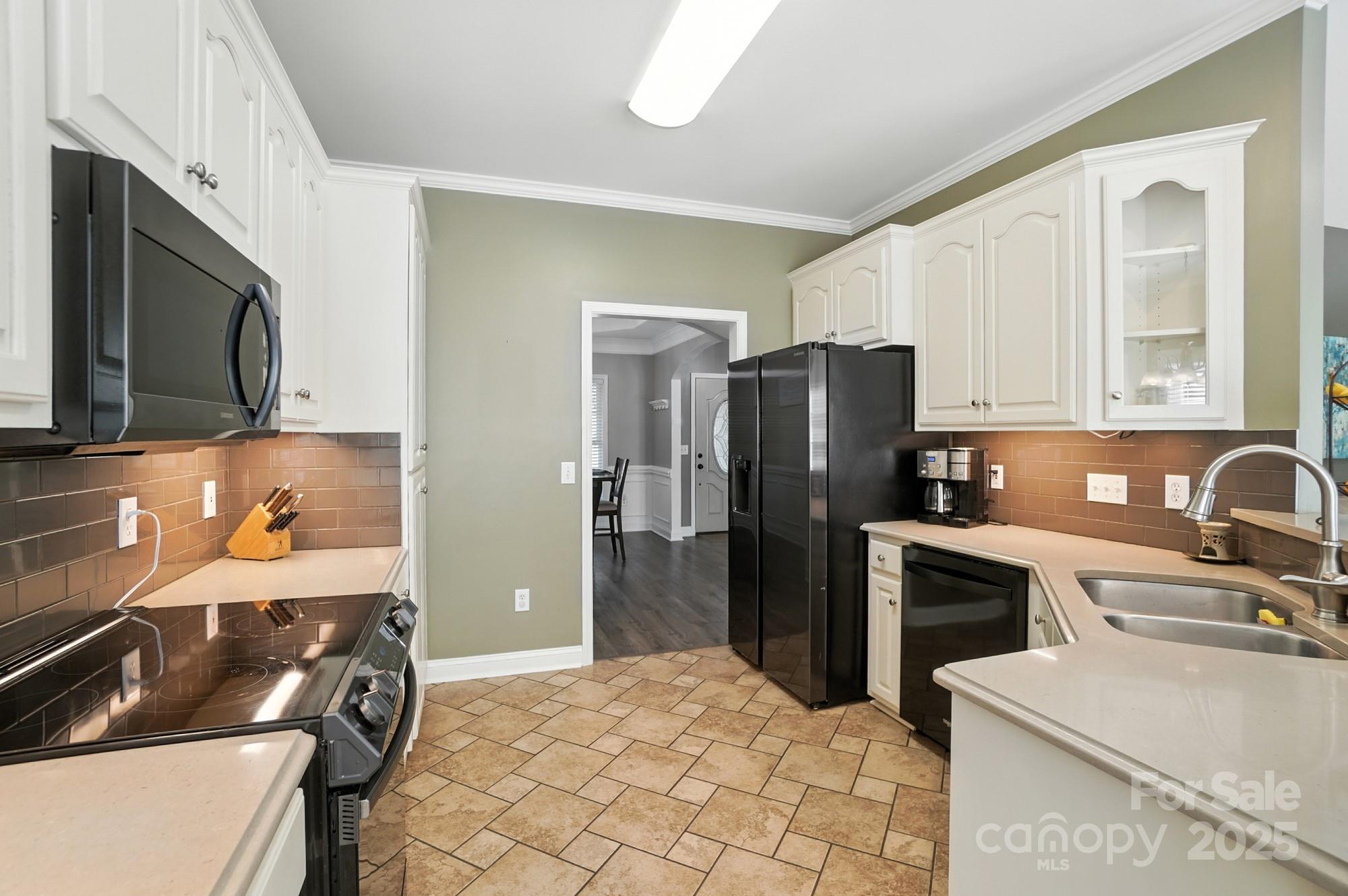 7655 Maple Bluff Lane