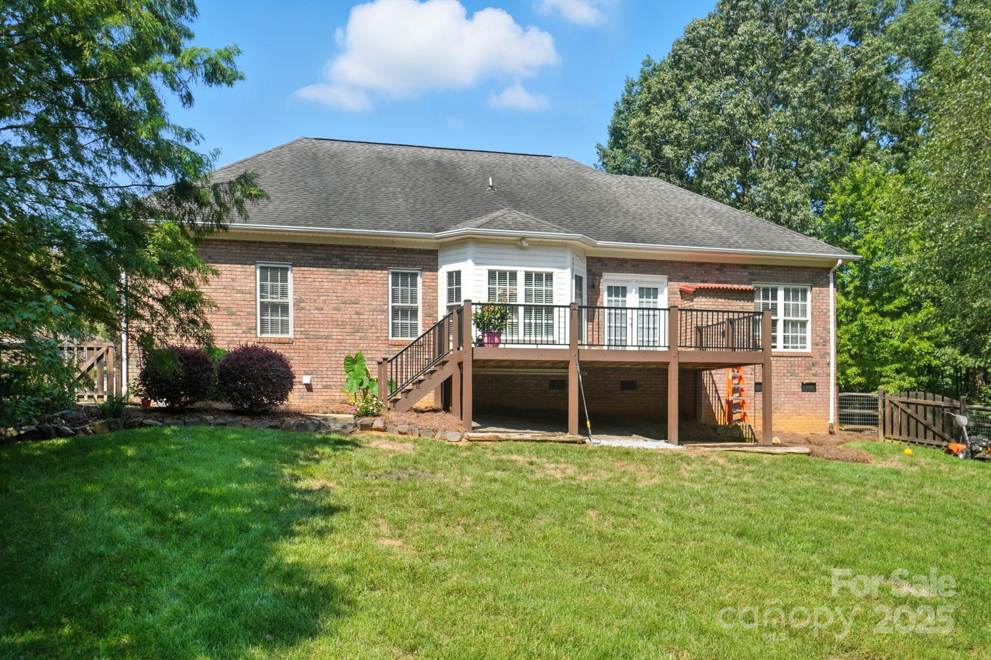 7655 Maple Bluff Lane