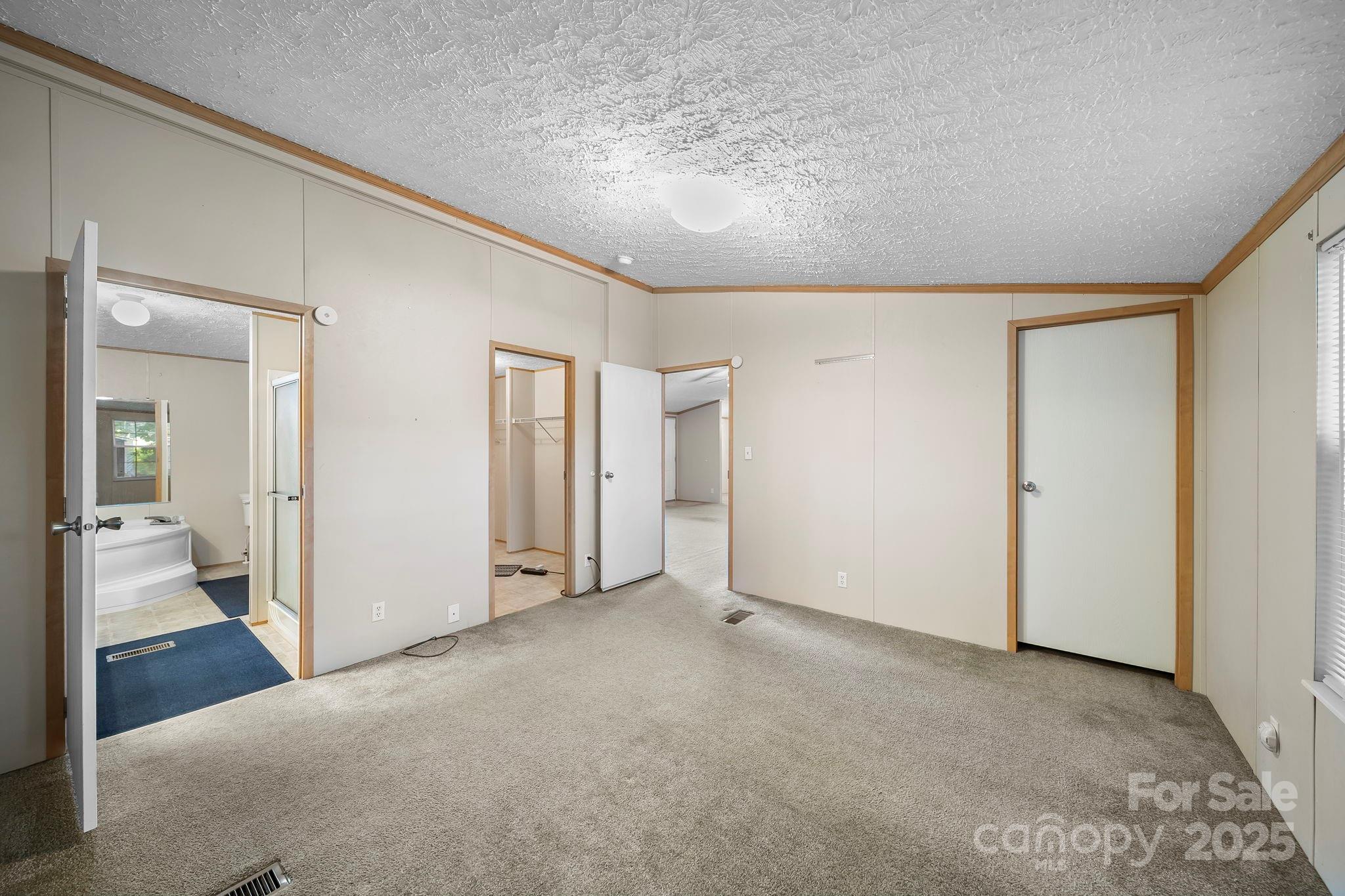 13768 Saint Thomas Drive