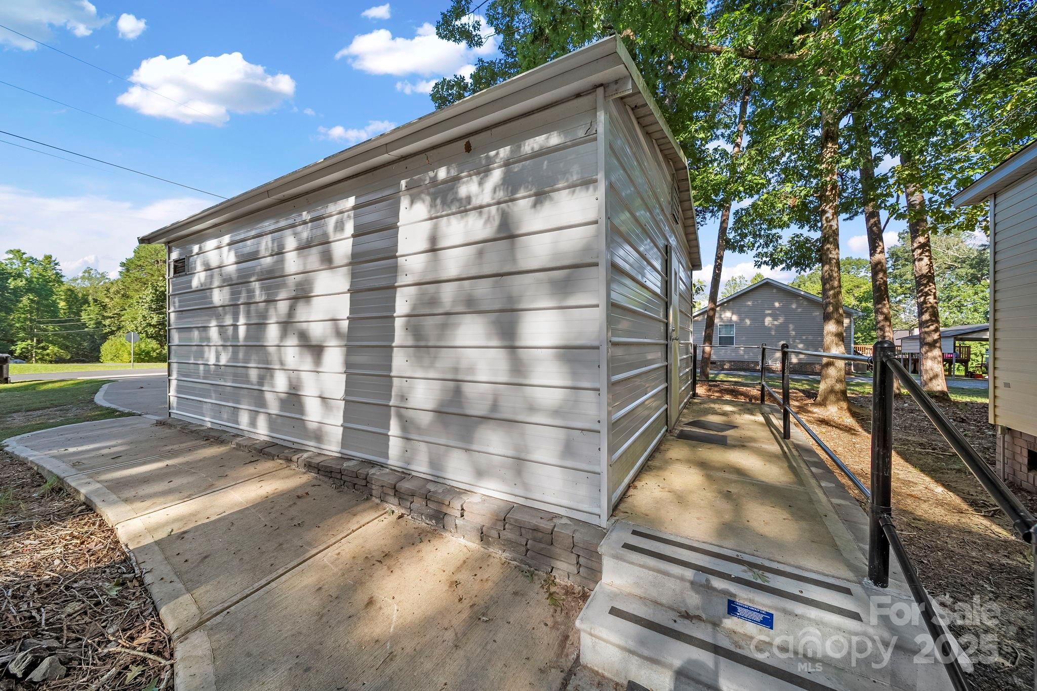 13768 Saint Thomas Drive
