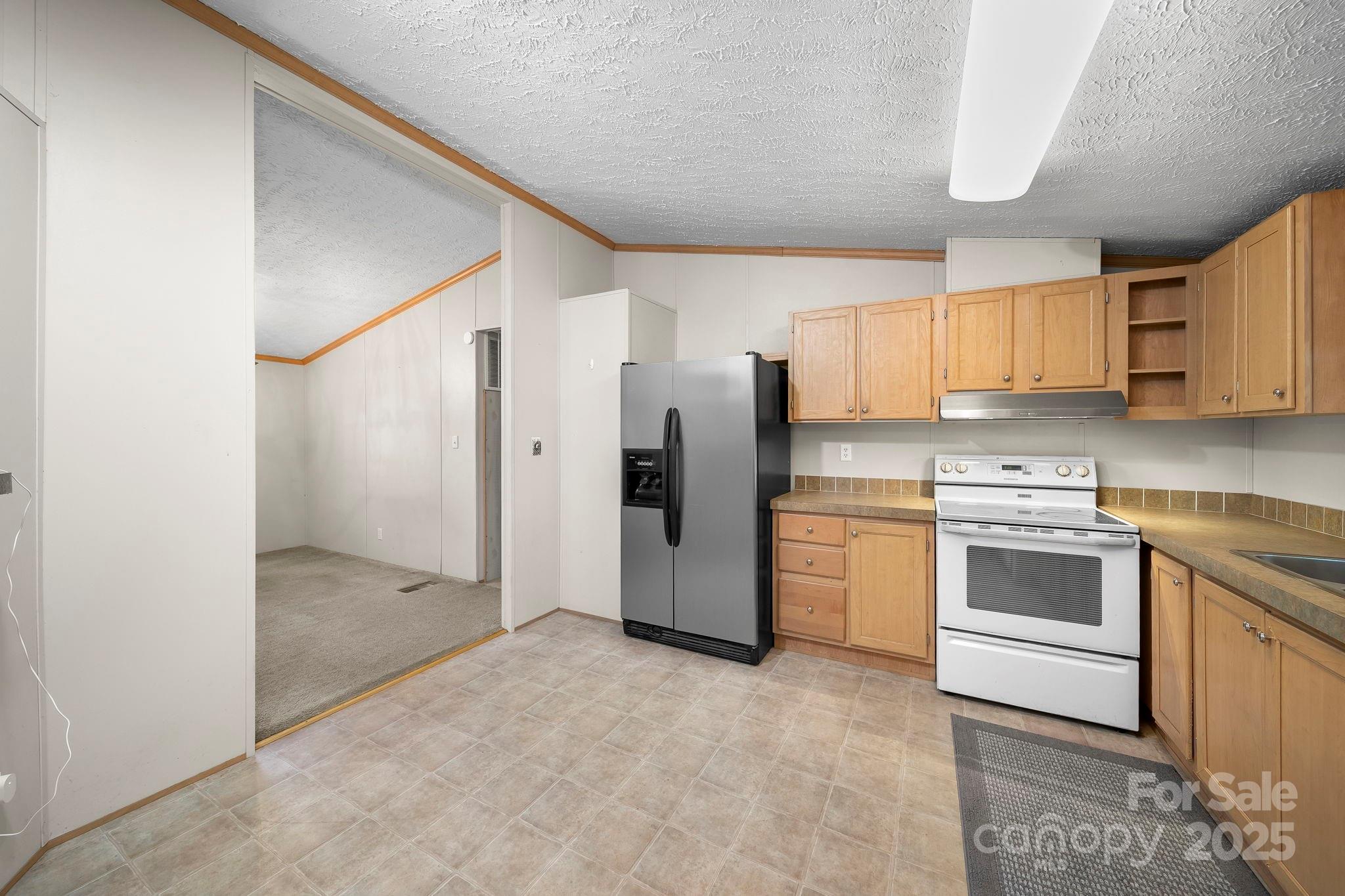13768 Saint Thomas Drive