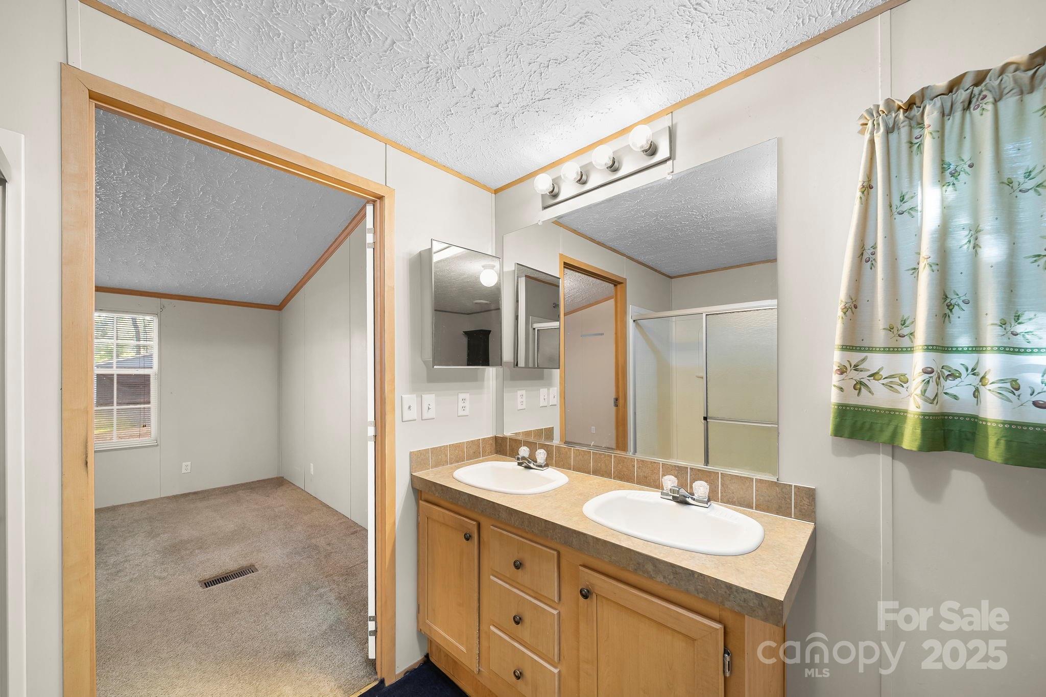 13768 Saint Thomas Drive