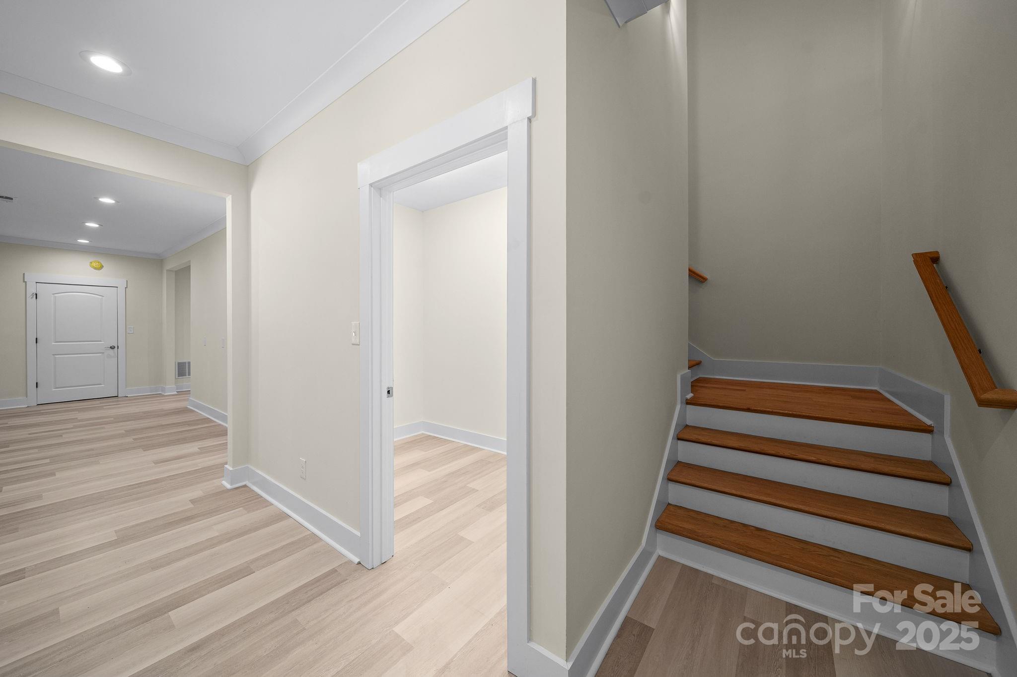 4460 R L Lane