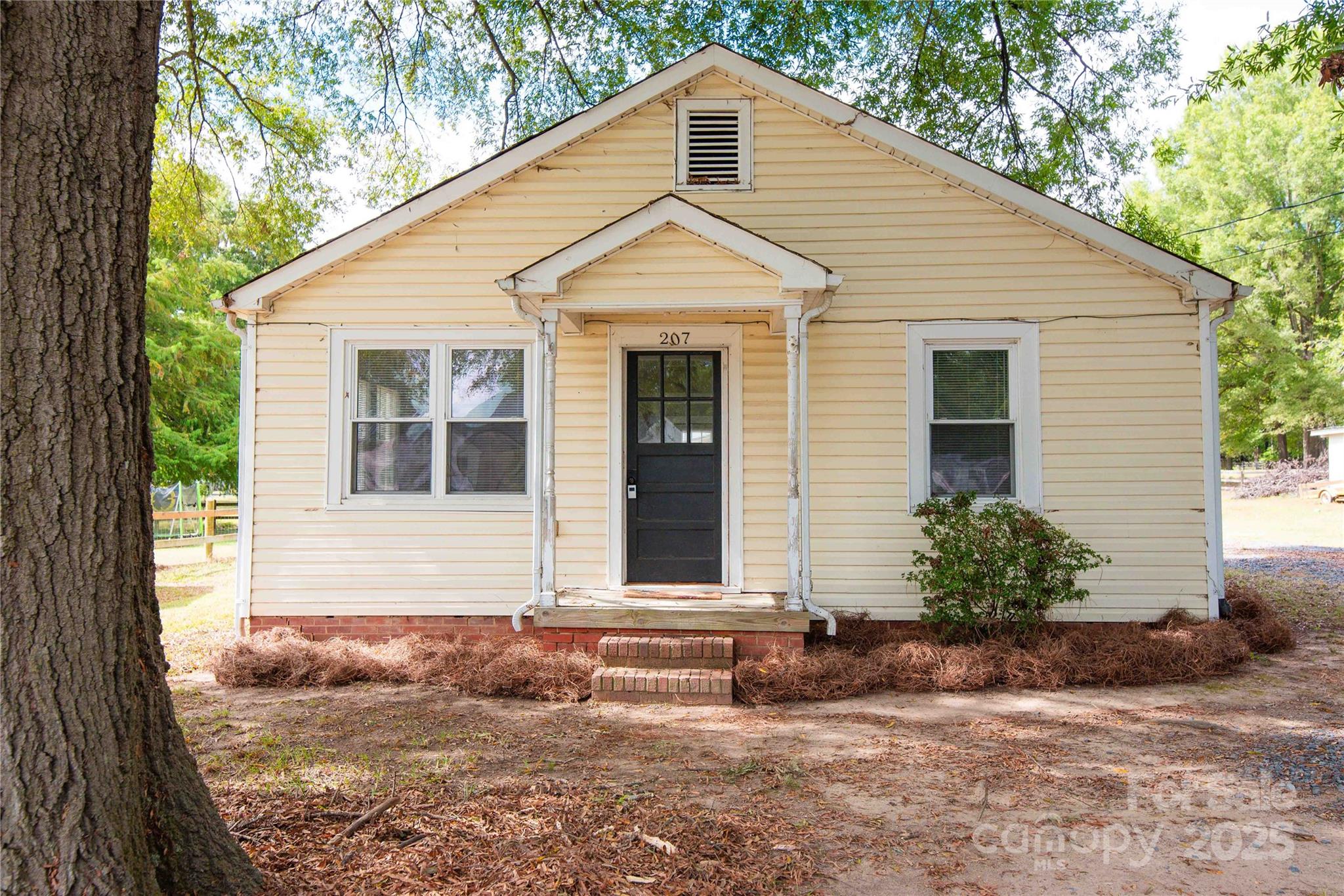 207 N Love Chapel Road