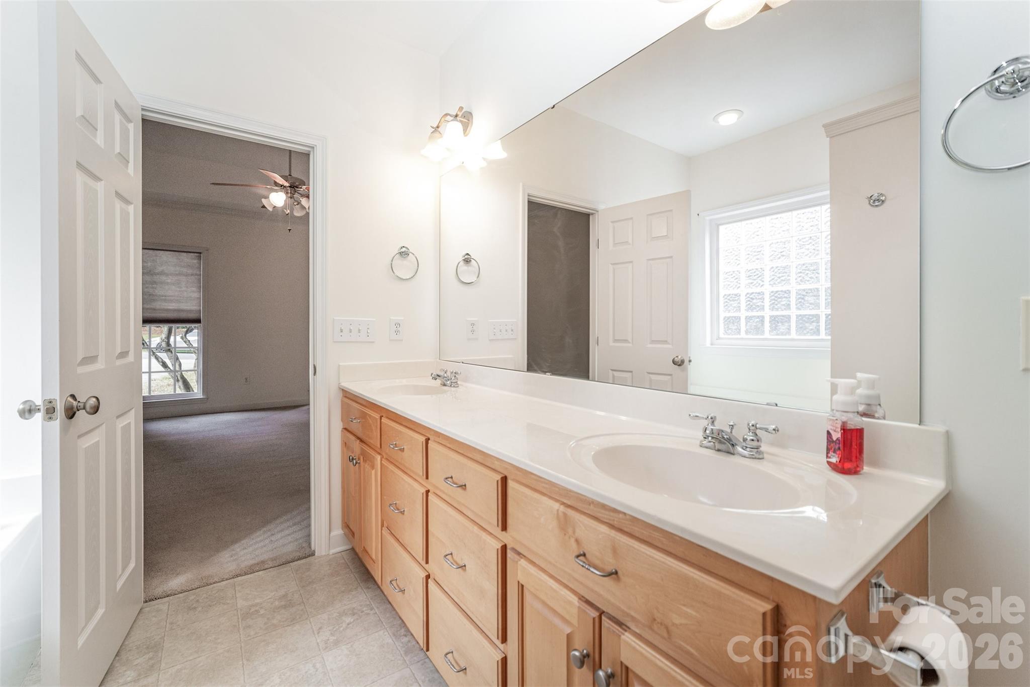 2909 Arbor Knoll