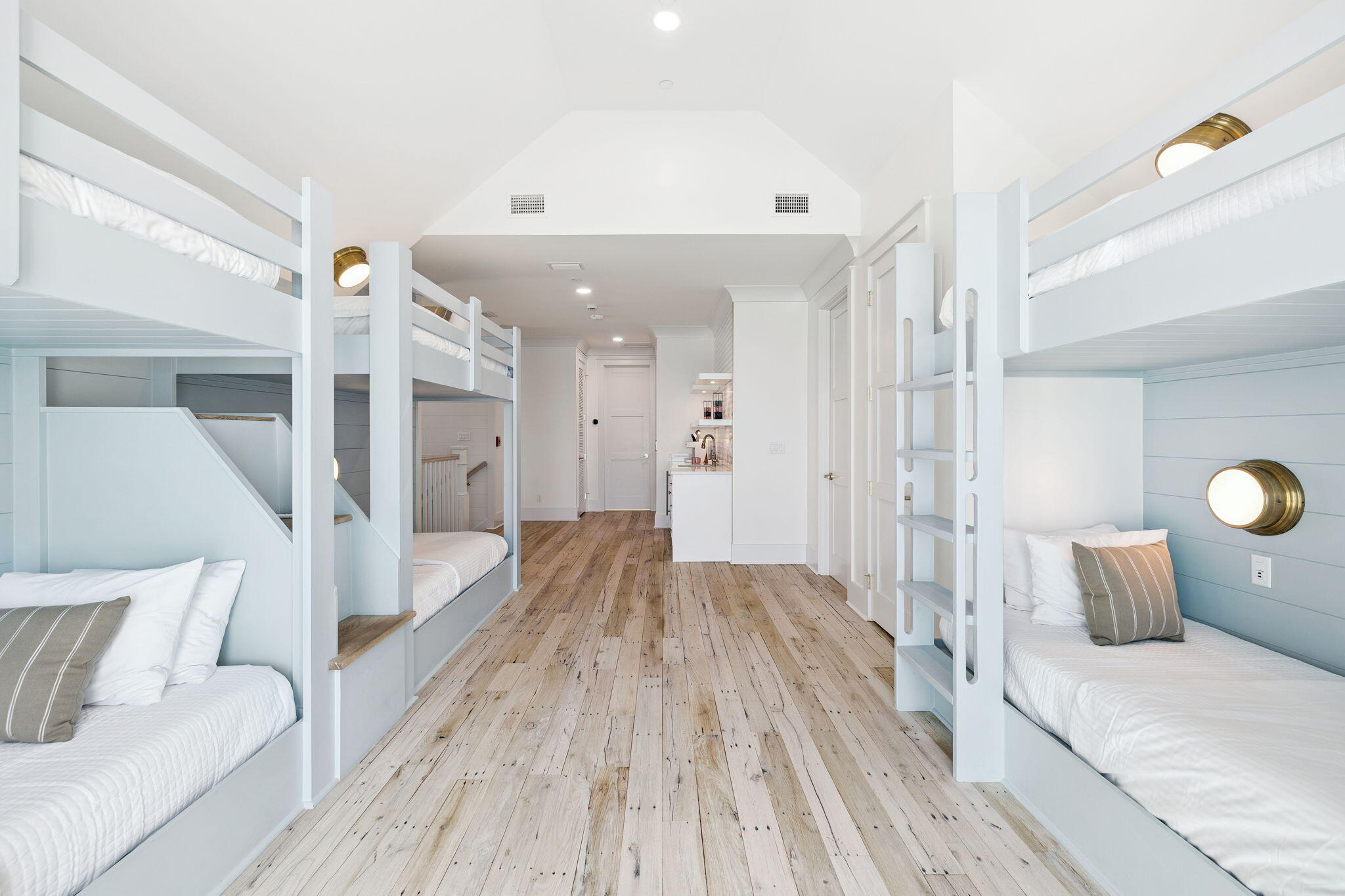 5939 Gulf Drive