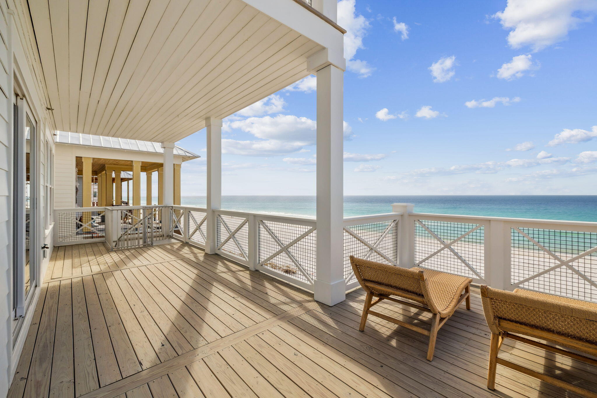 5939 Gulf Drive