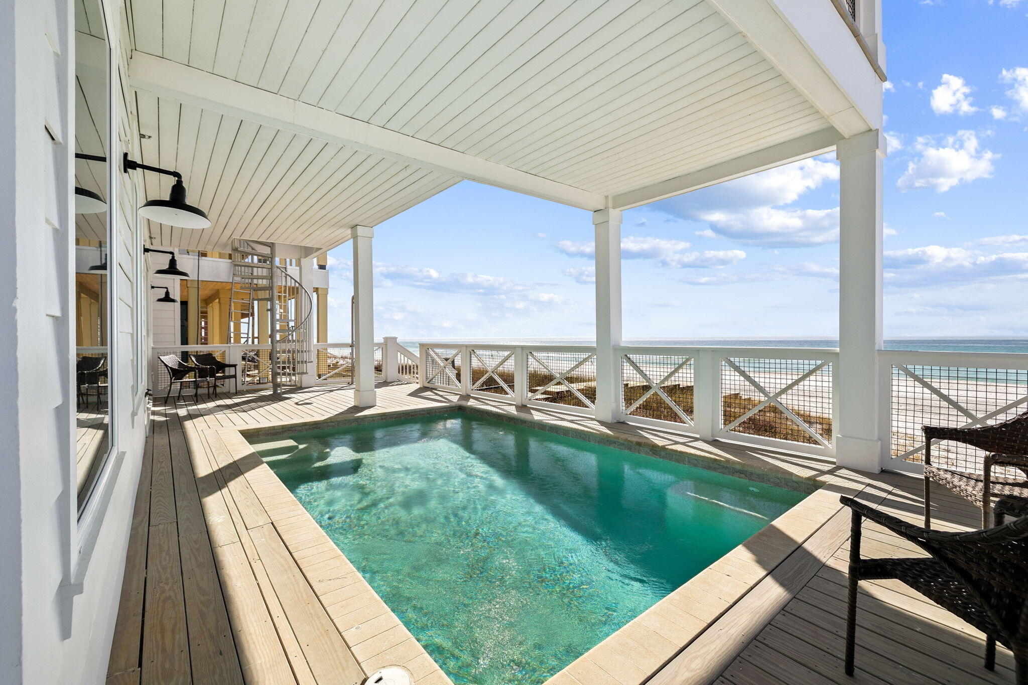 5939 Gulf Drive