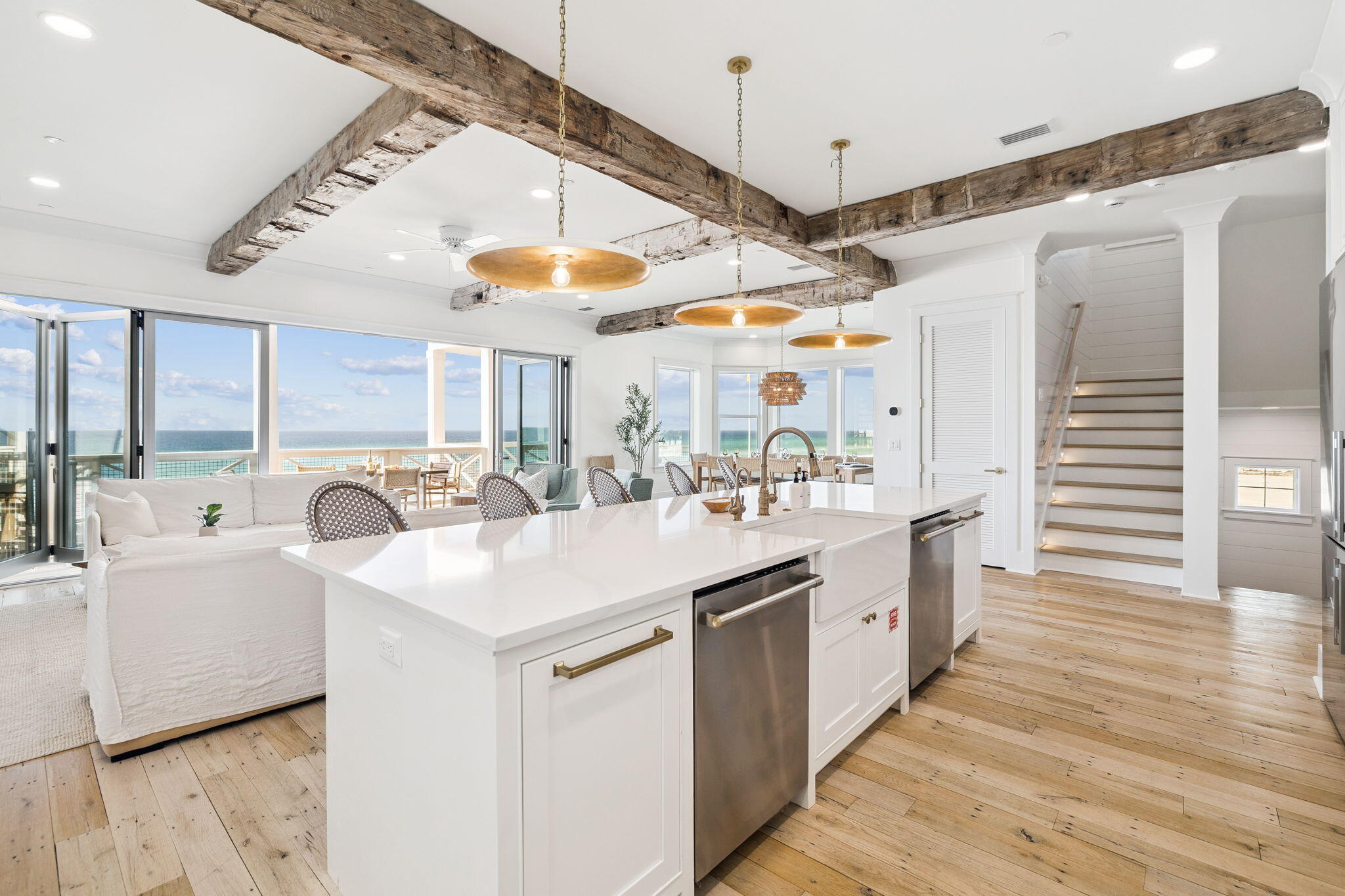 5939 Gulf Drive
