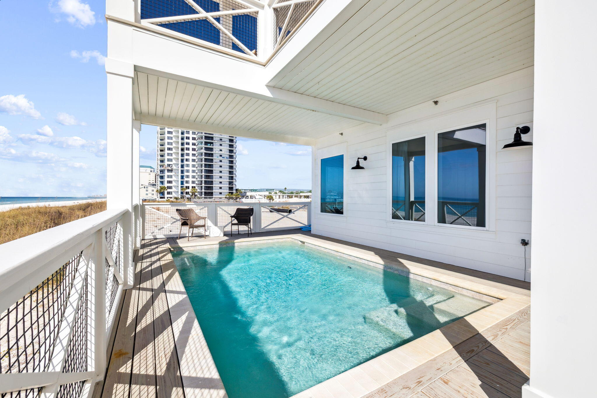 5939 Gulf Drive