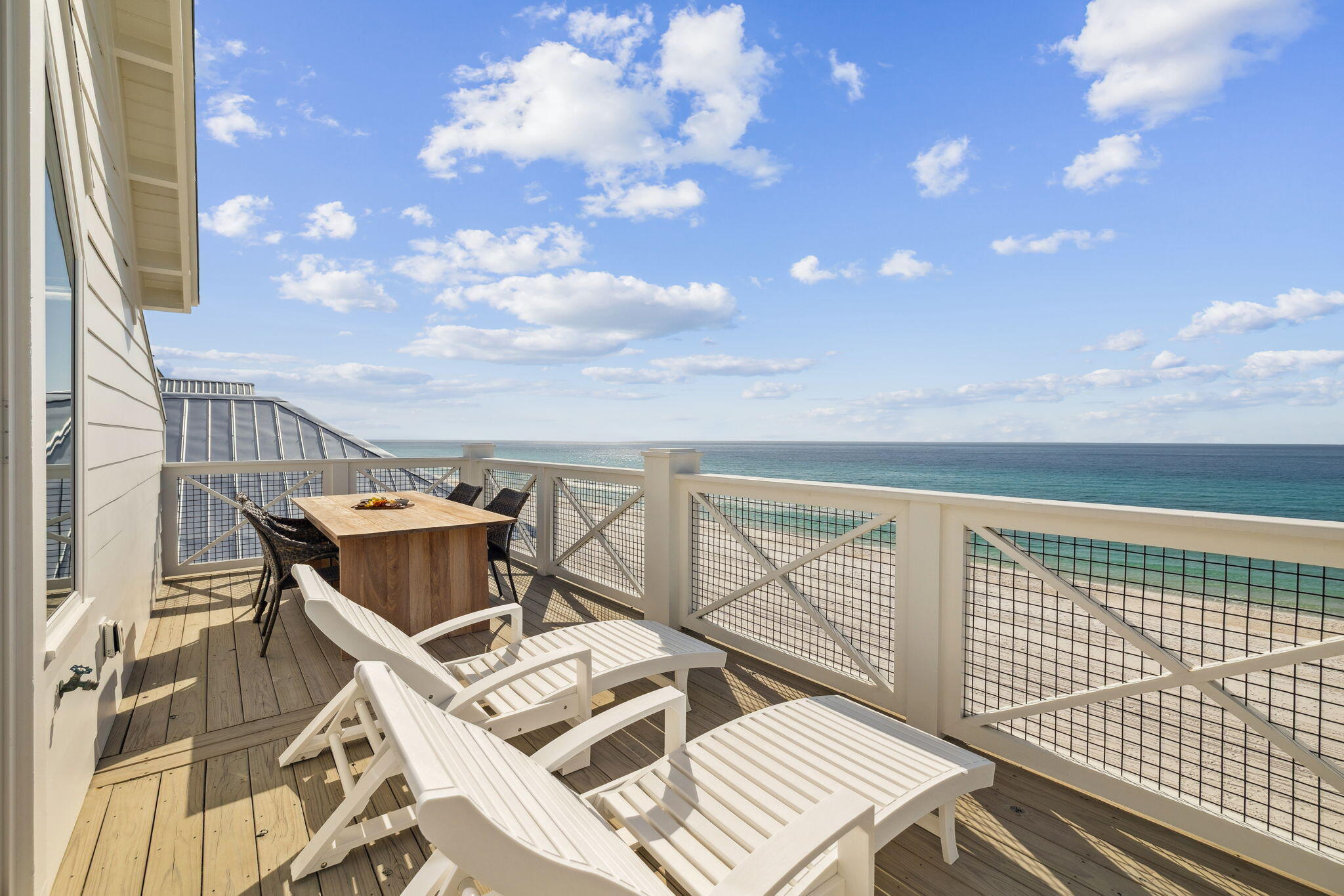5939 Gulf Drive