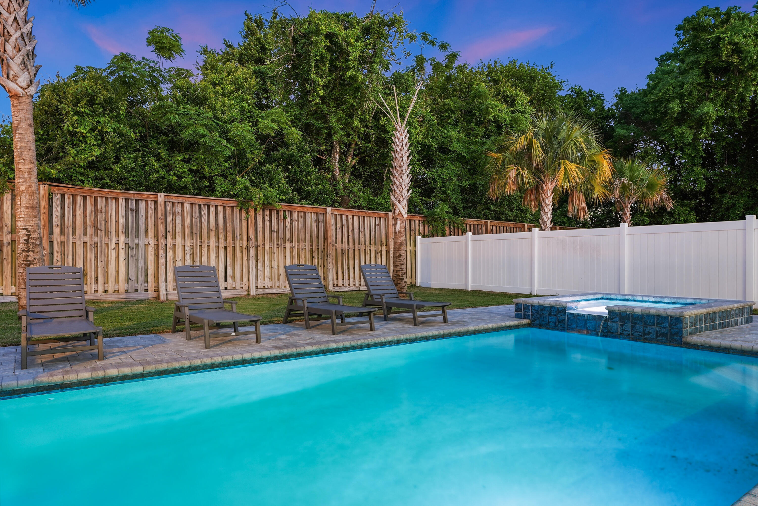 322 E Lakeshore Drive