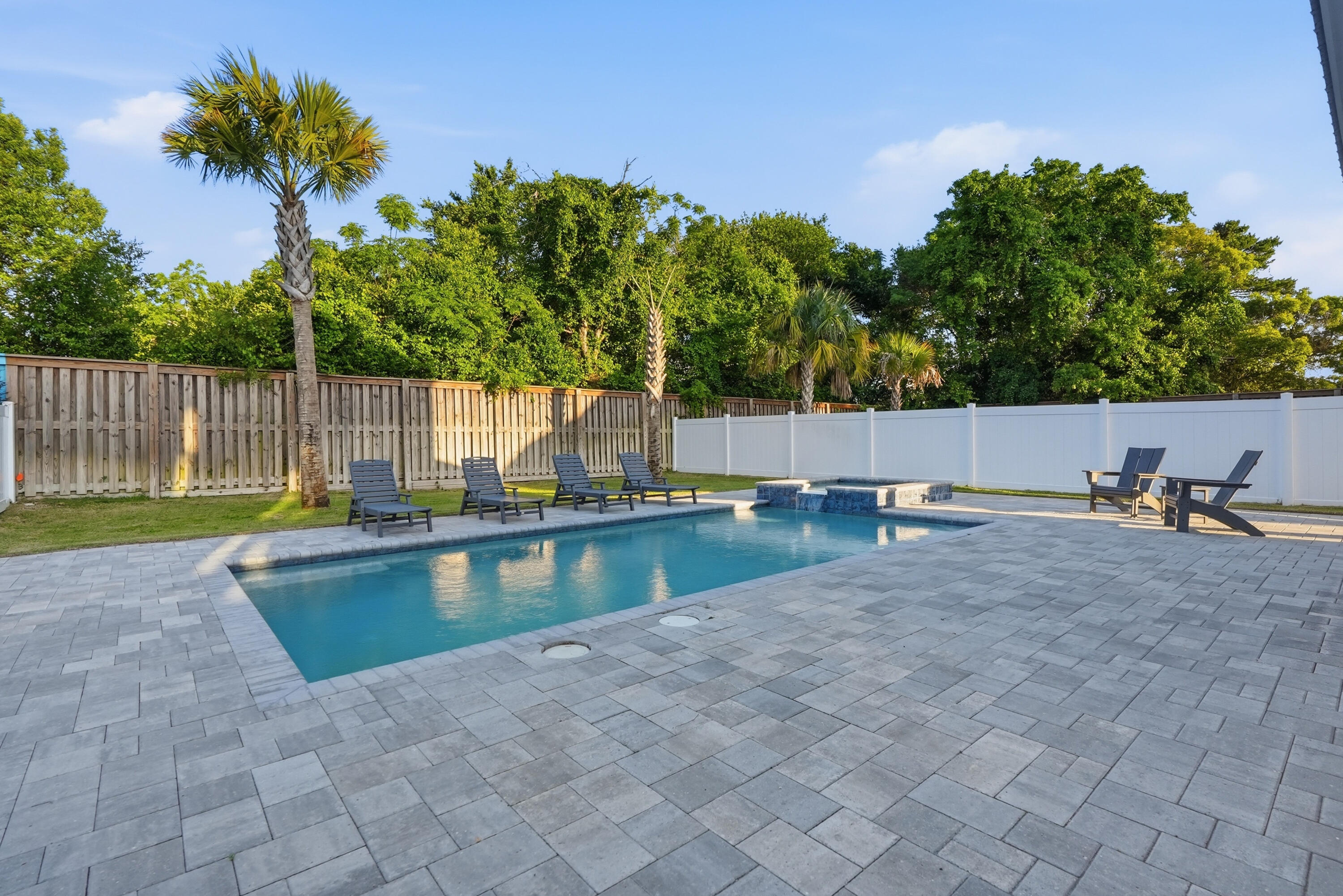 322 E Lakeshore Drive