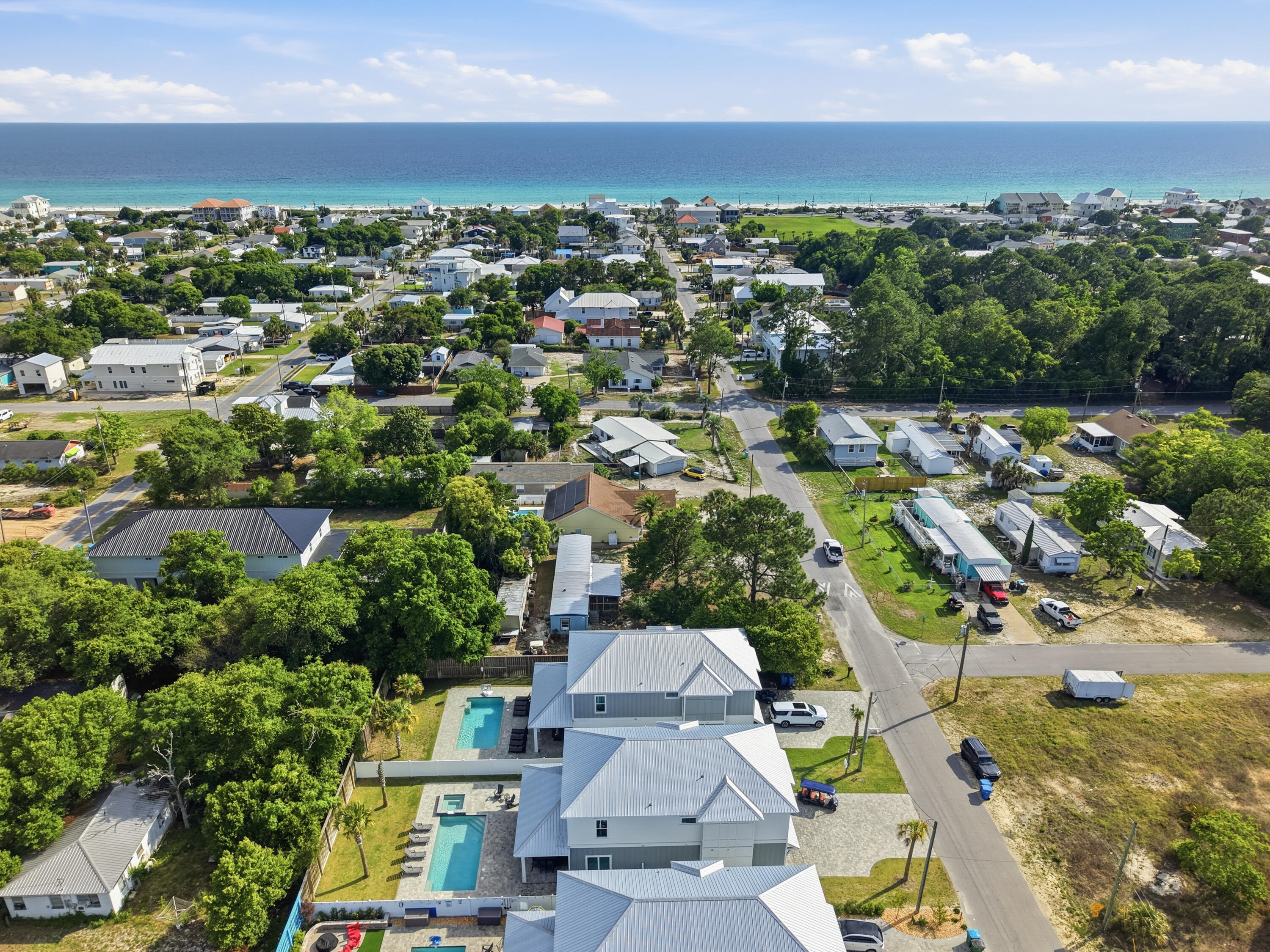 322 E Lakeshore Drive