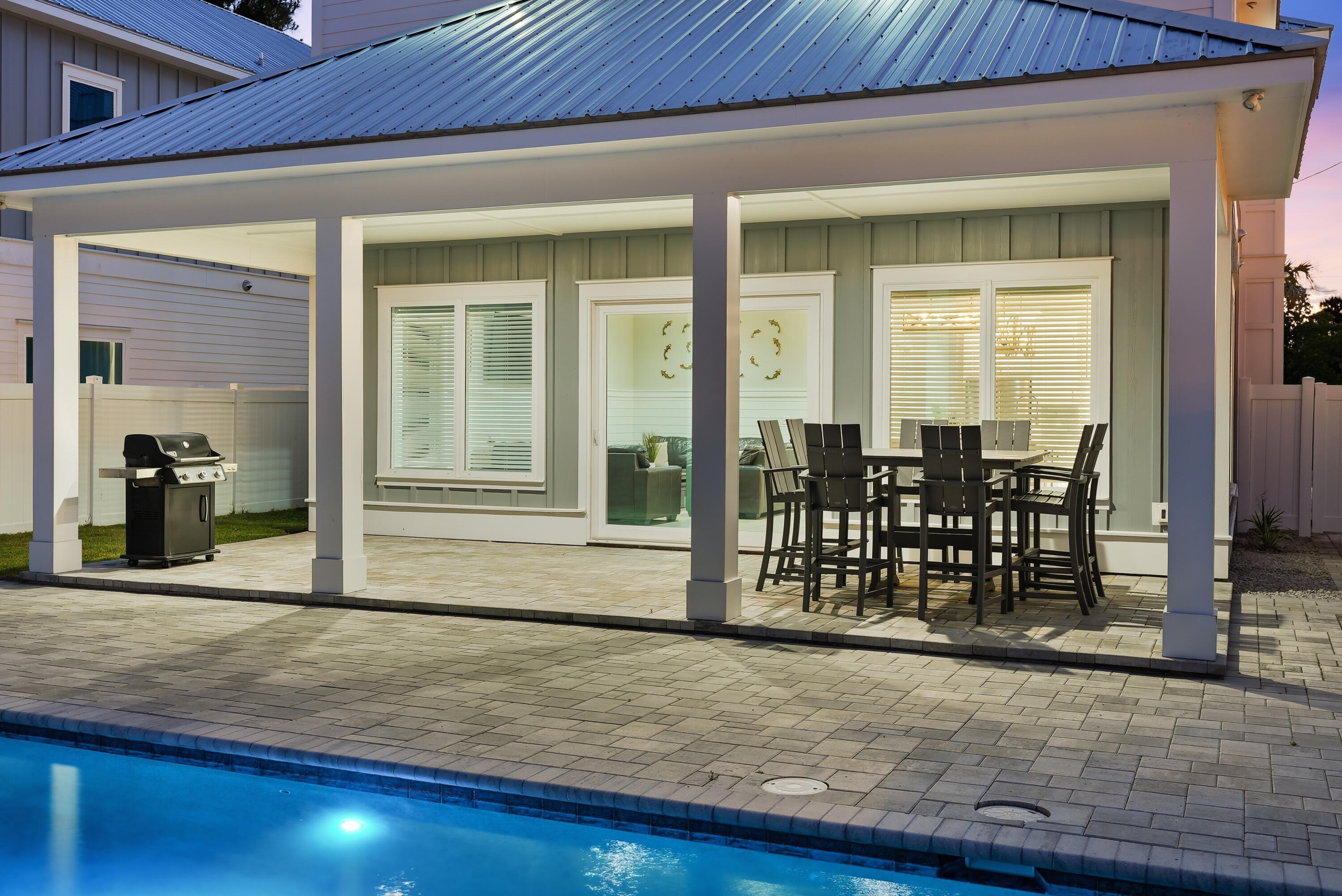 322 E Lakeshore Drive