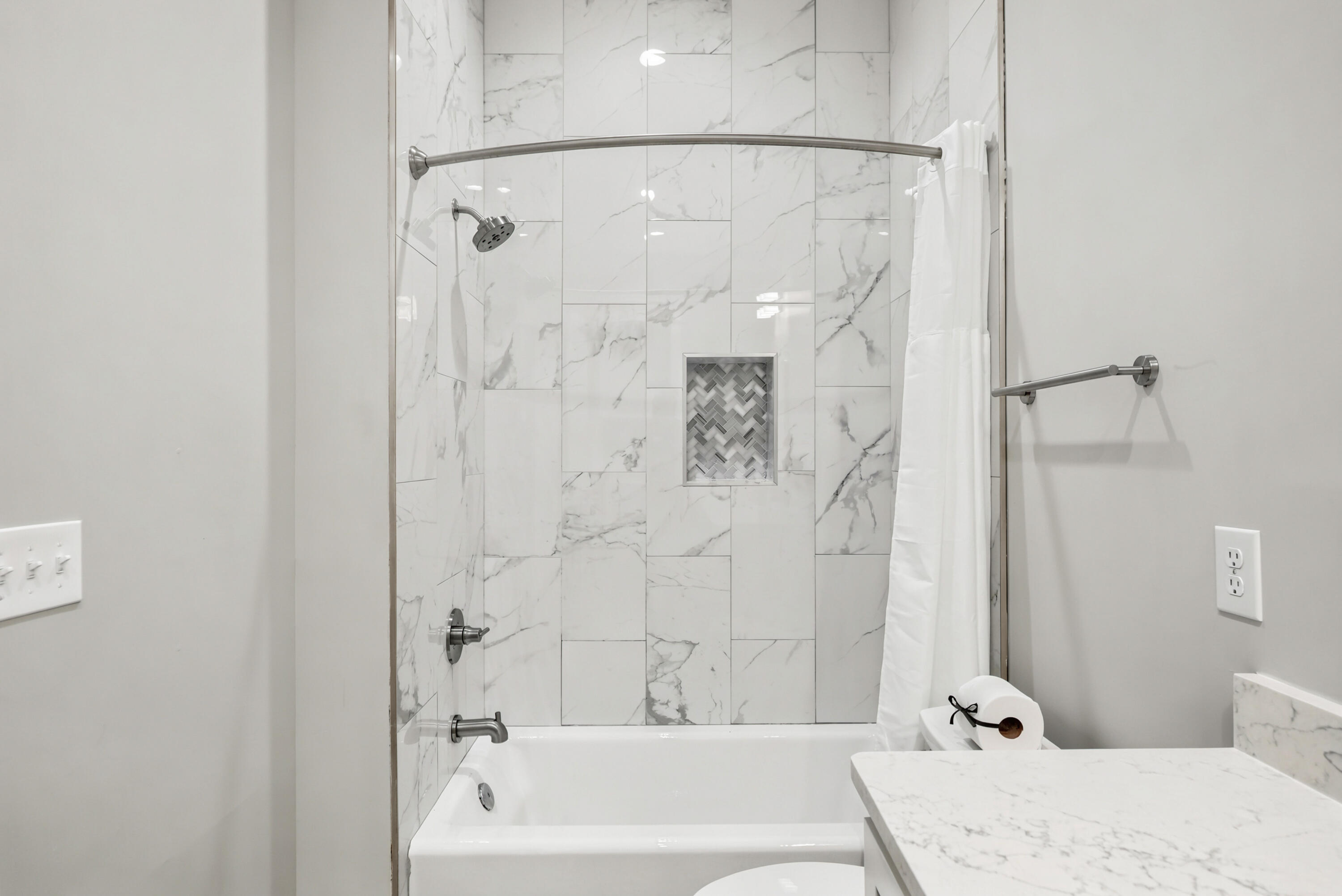 322 E Lakeshore Drive