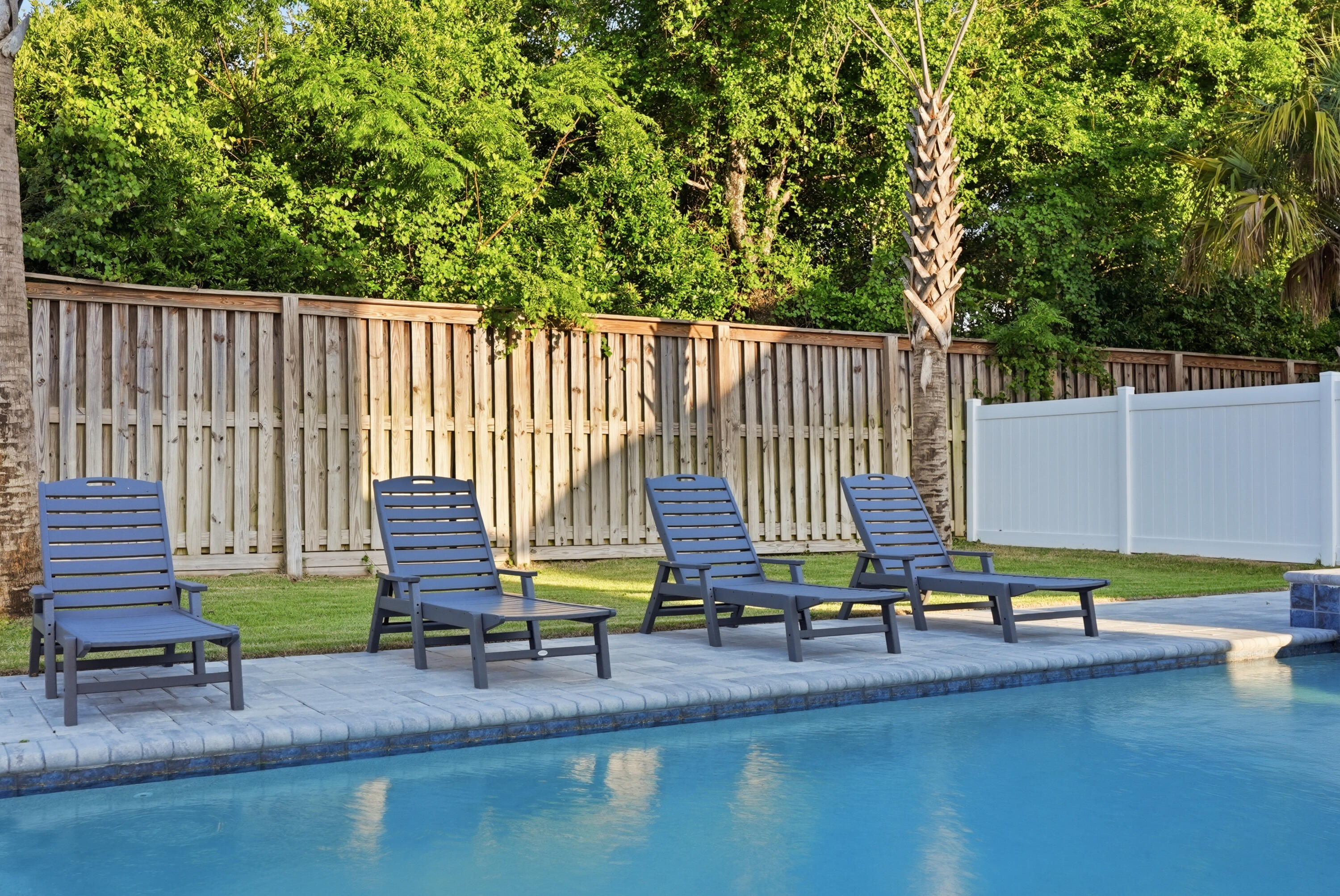 322 E Lakeshore Drive
