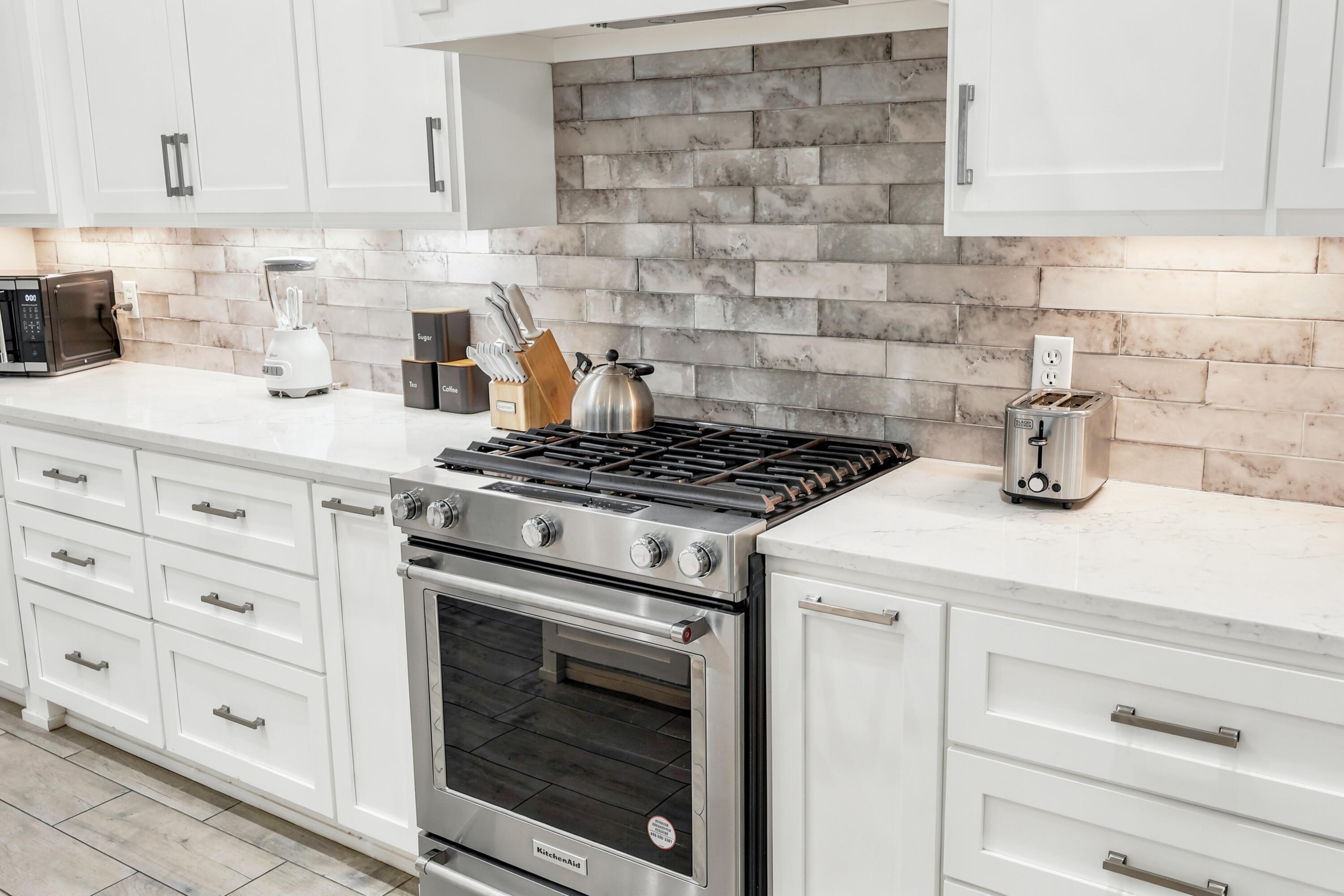 322 E Lakeshore Drive
