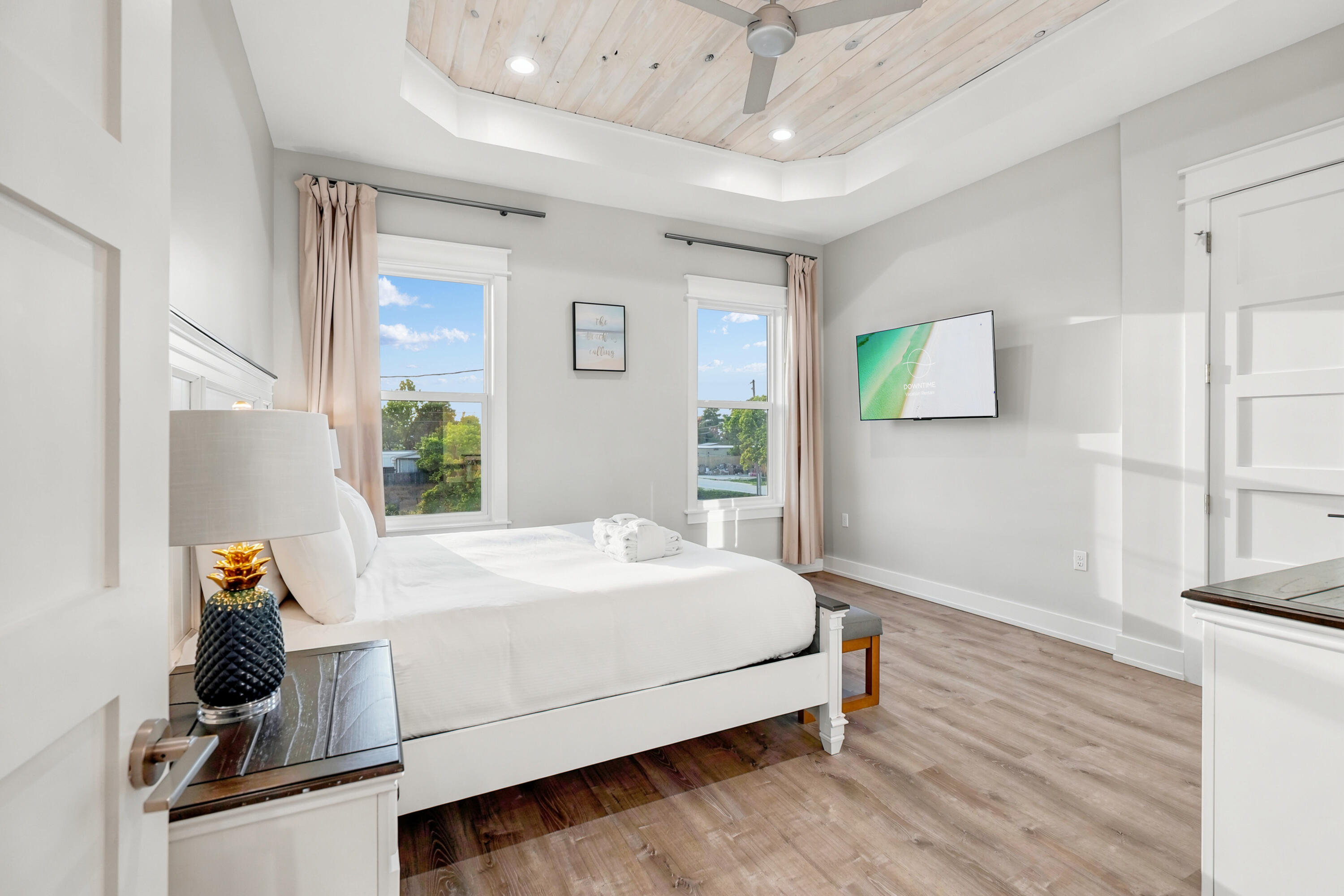 322 E Lakeshore Drive