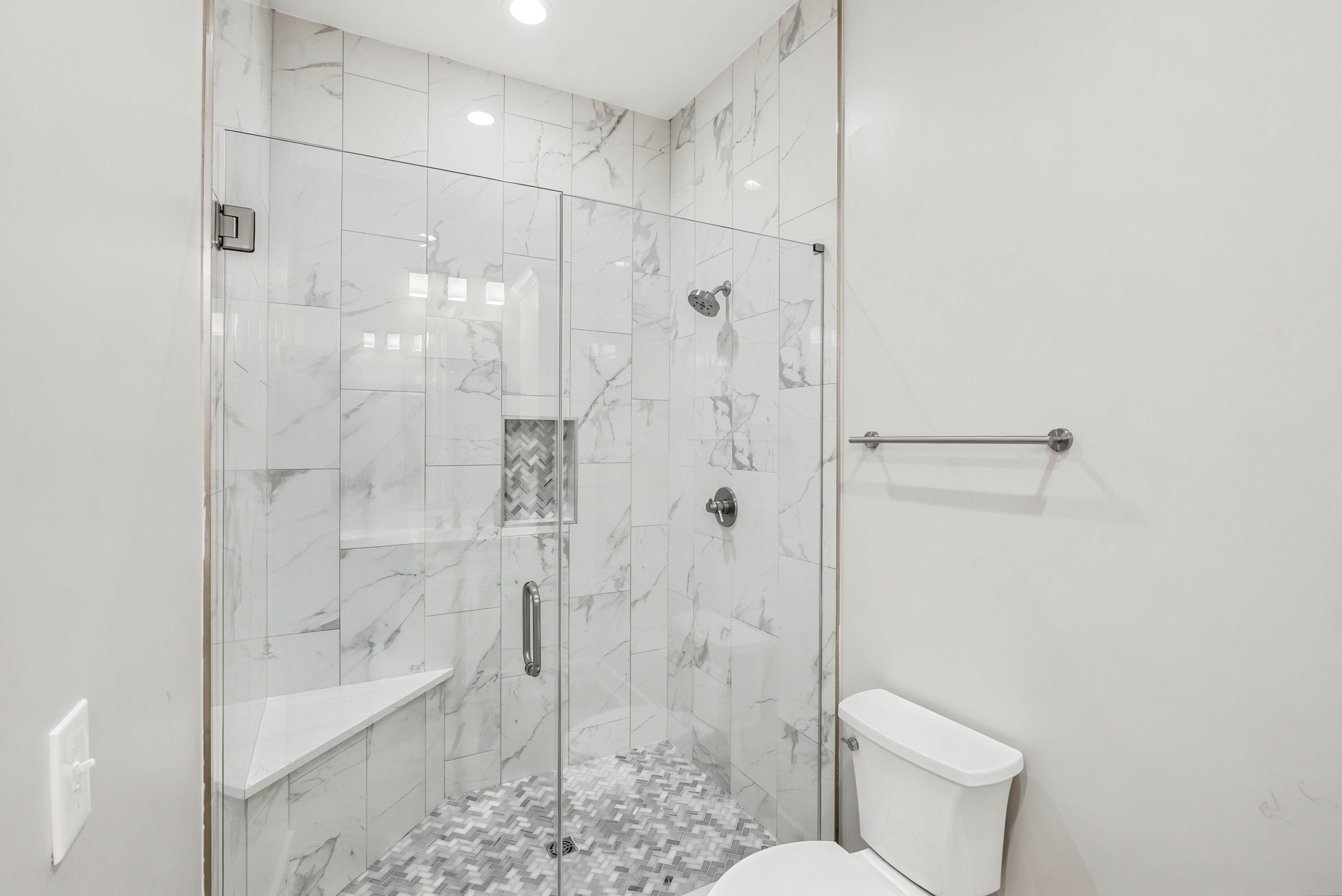 322 E Lakeshore Drive