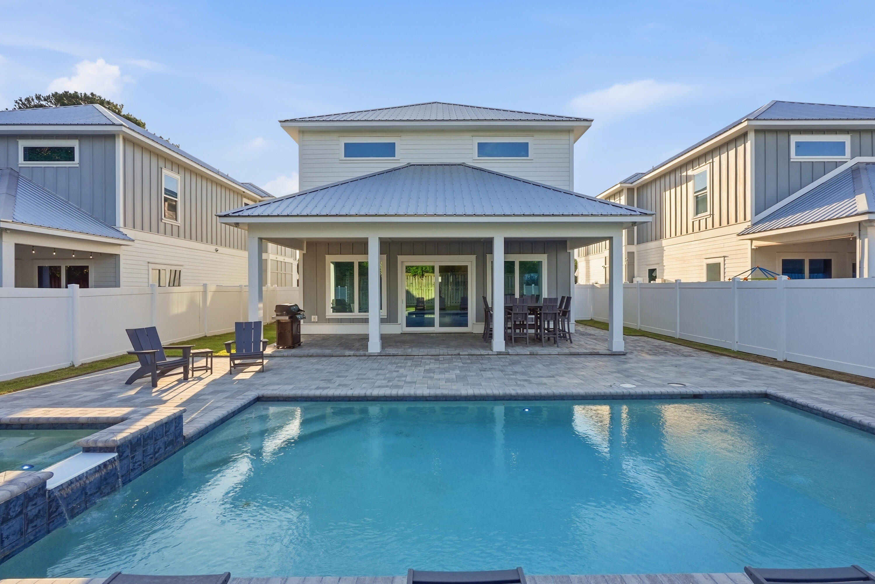 322 E Lakeshore Drive