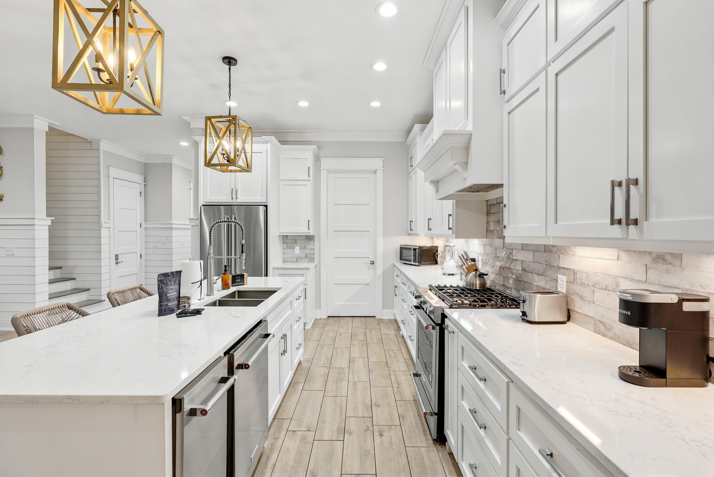 322 E Lakeshore Drive