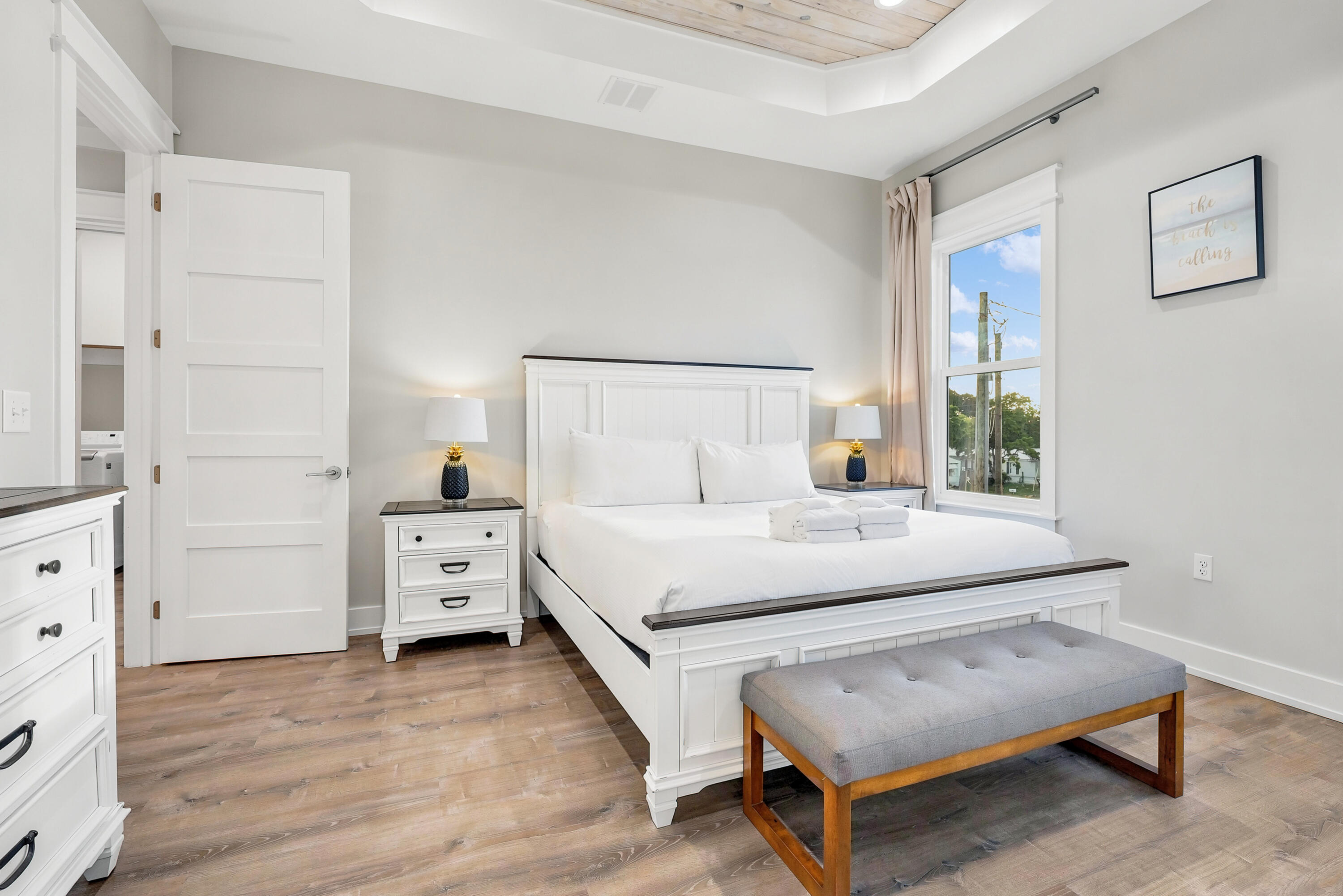 322 E Lakeshore Drive