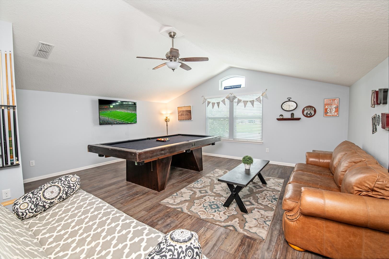210 Sierras Loop