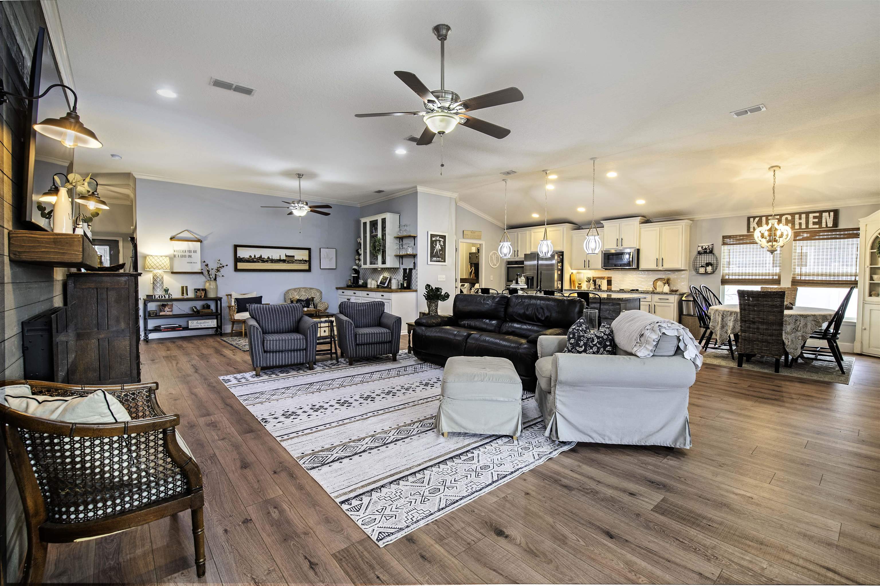 210 Sierras Loop