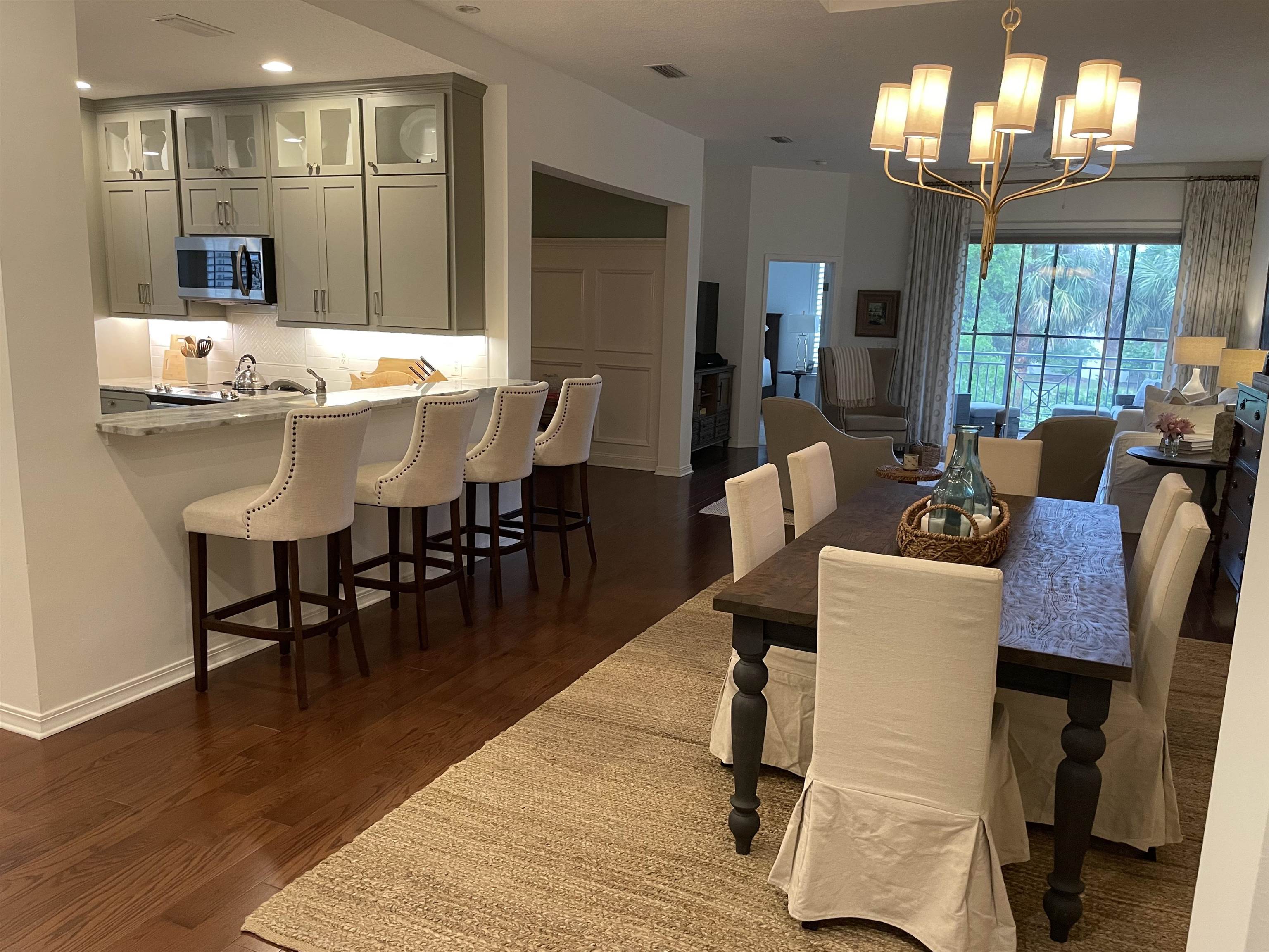 1207 Makarios Dr