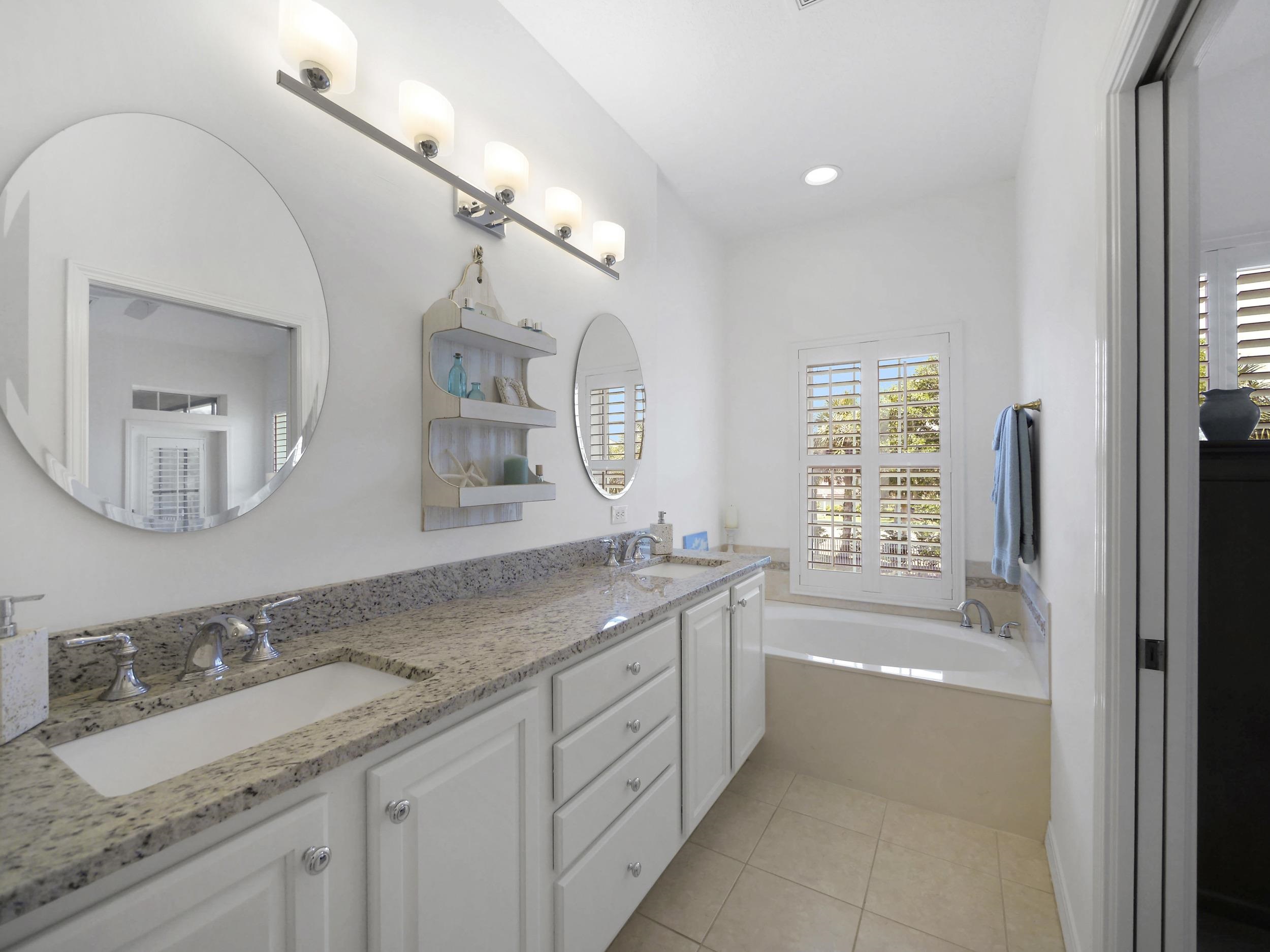 1207 Makarios Dr