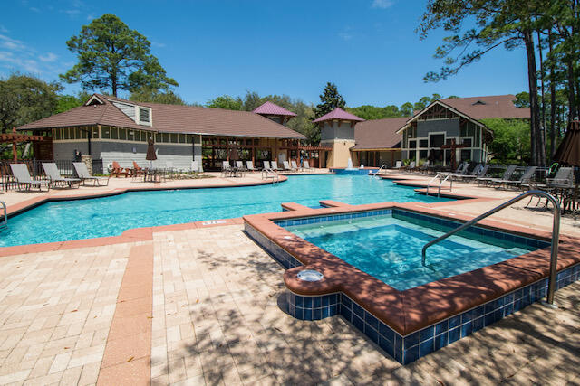 1107 E Water Oak