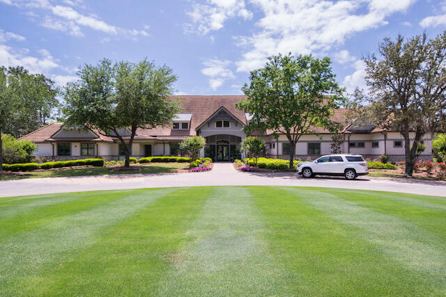 1107 E Water Oak
