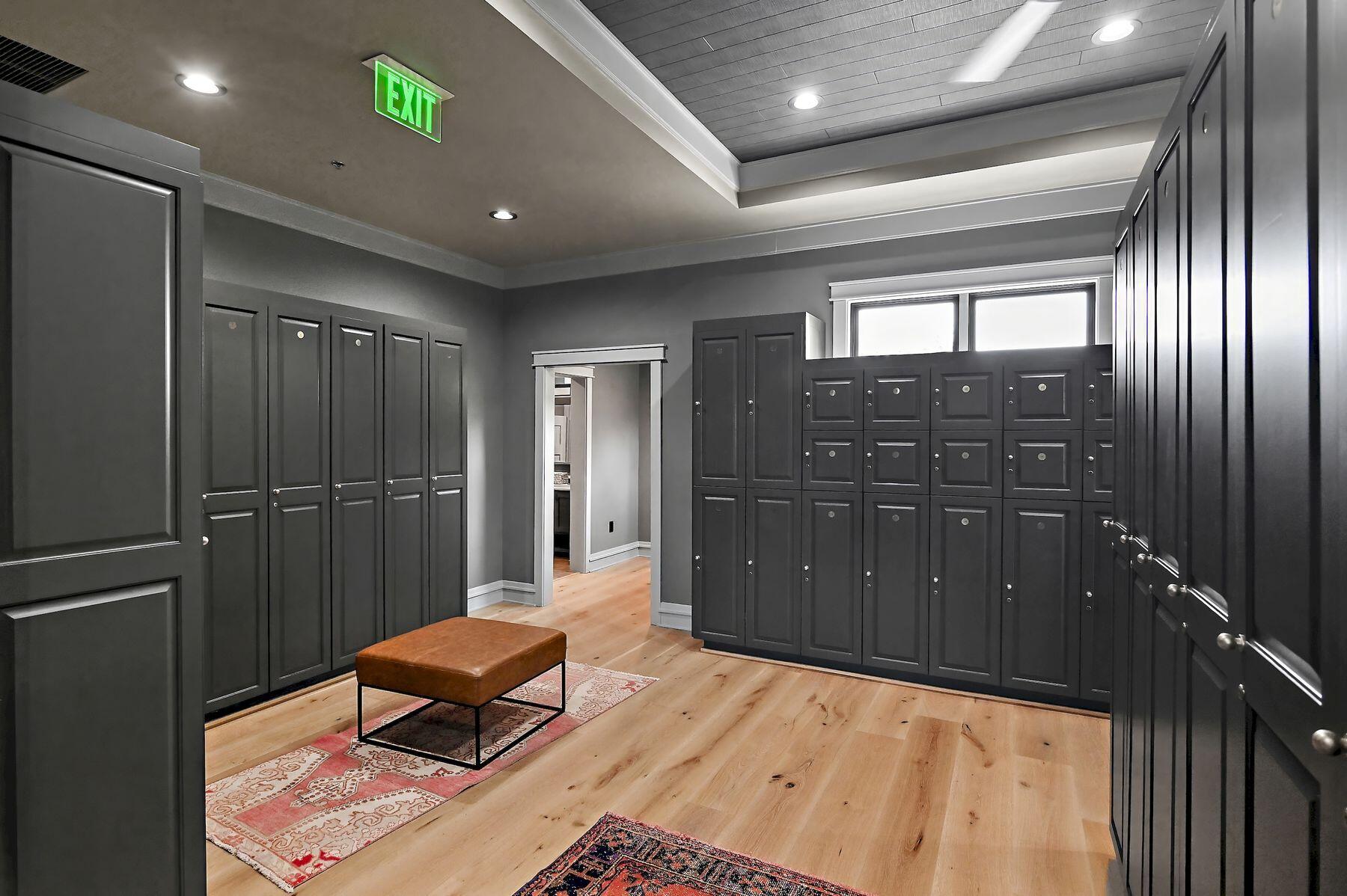 1218 W Water Oak