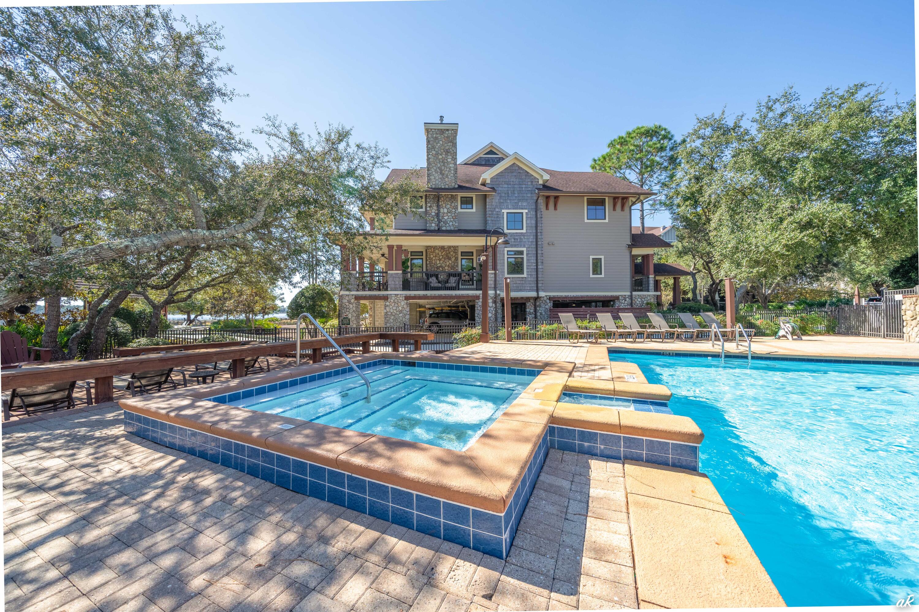 1111 E Water Oak