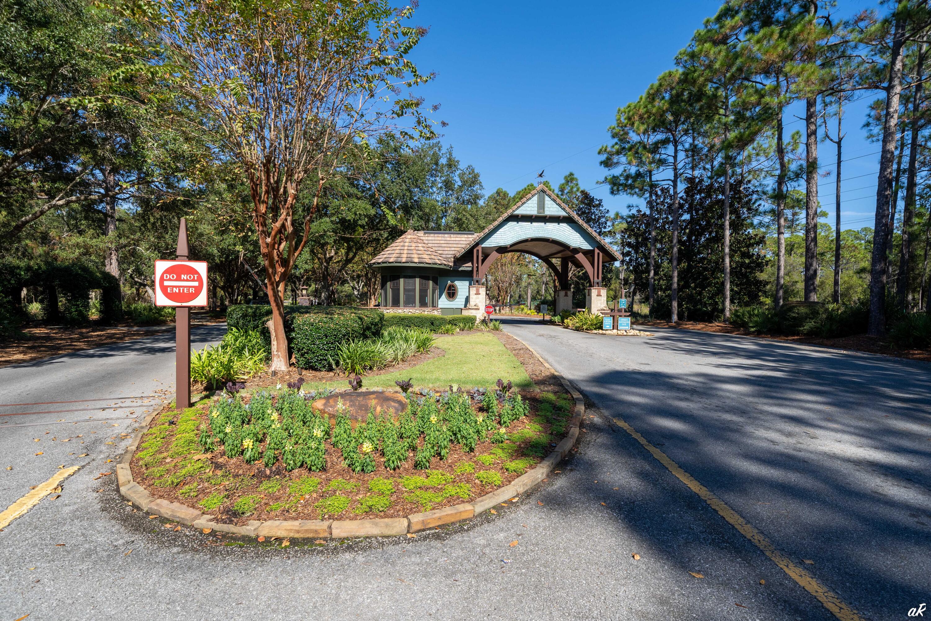 1111 E Water Oak