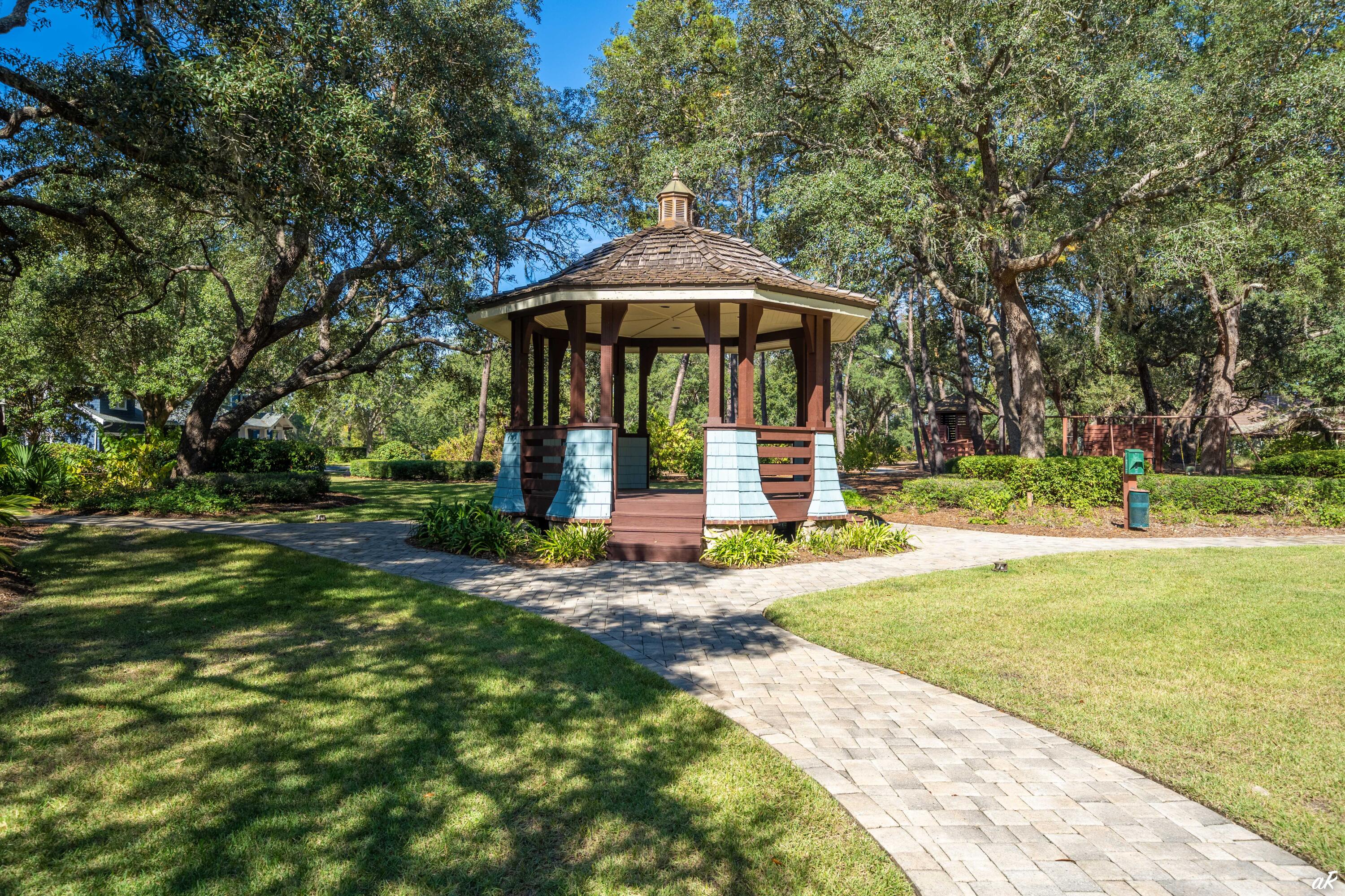 1111 E Water Oak