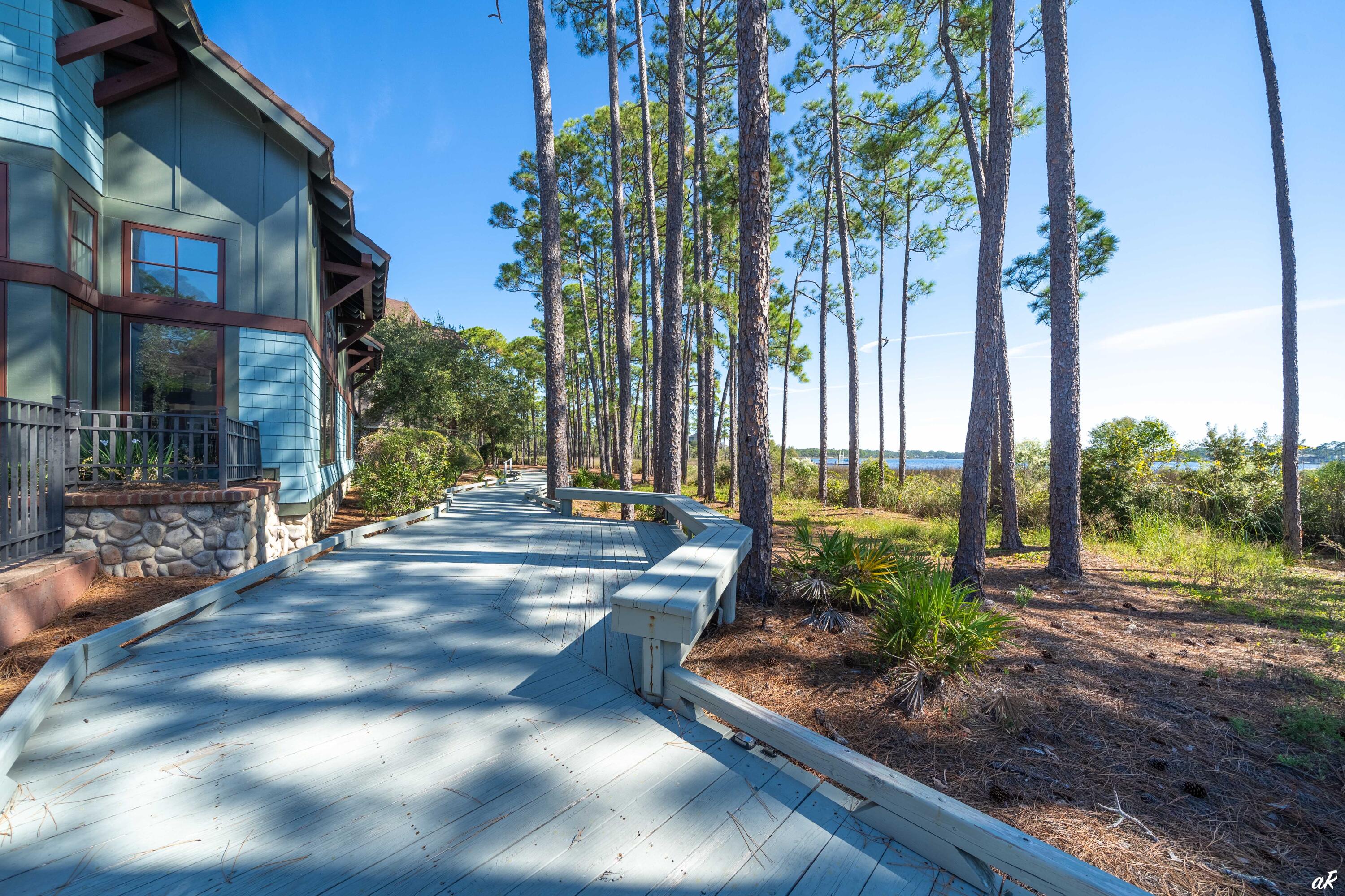 1111 E Water Oak